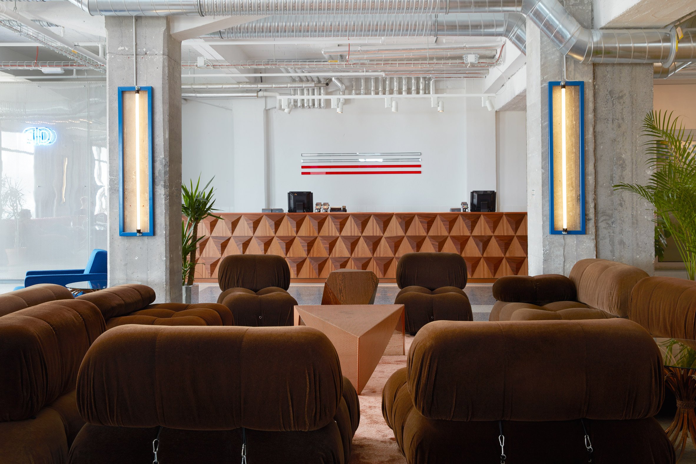 冰島建築 雷克雅維克 Oddsson 旅店 室內設計 design hotel and hostel in Reykjavík 冰島雷克雅維克「Oddsson Ho(s)tel」大廳接待櫃臺