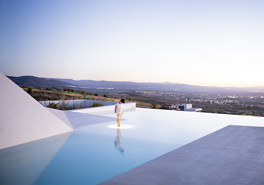 西班牙住宅 PISCINA CON CASA Serrano + Baquero