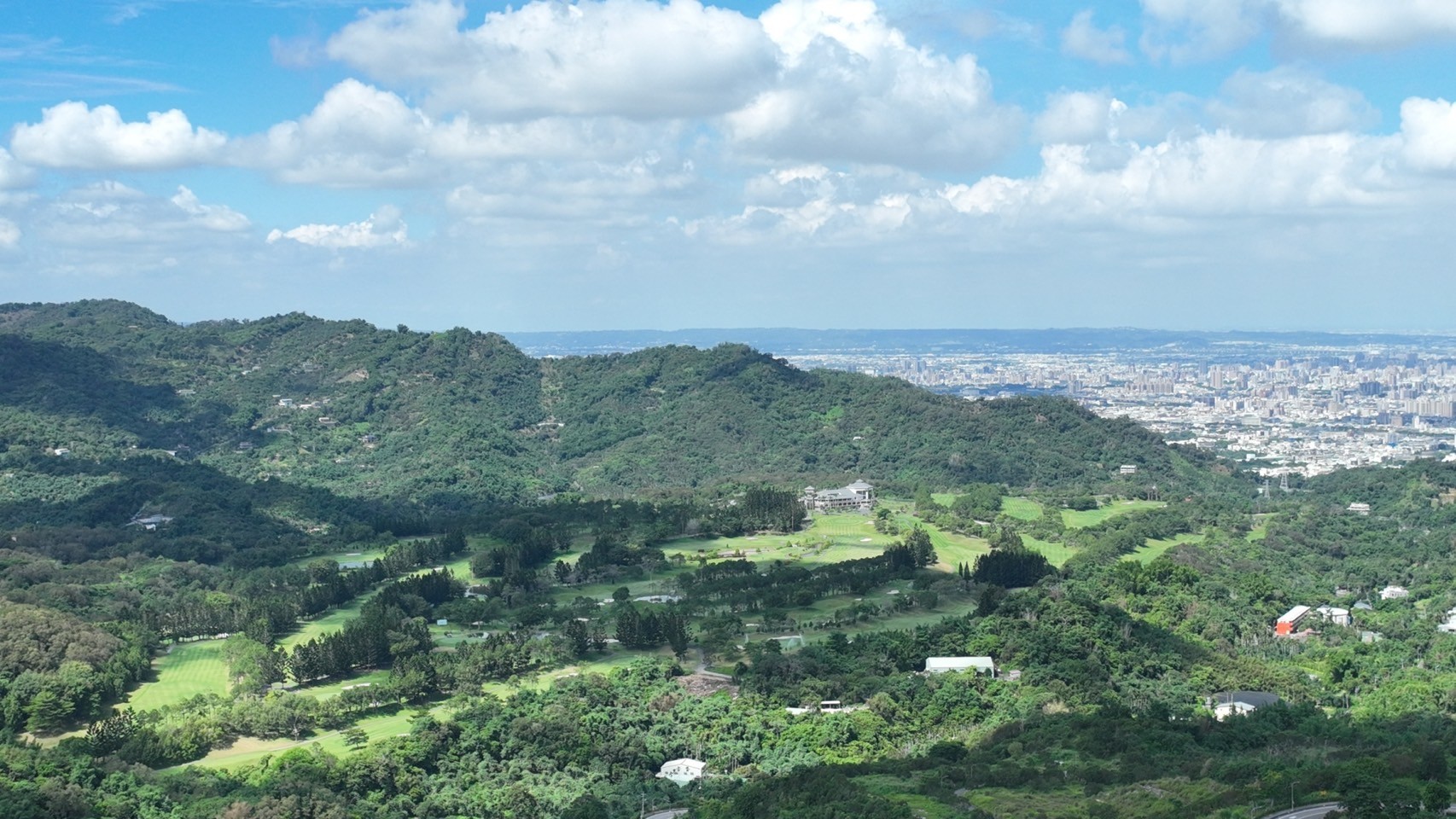 華人富豪大多喜歡位於半山的別墅 國際台中會