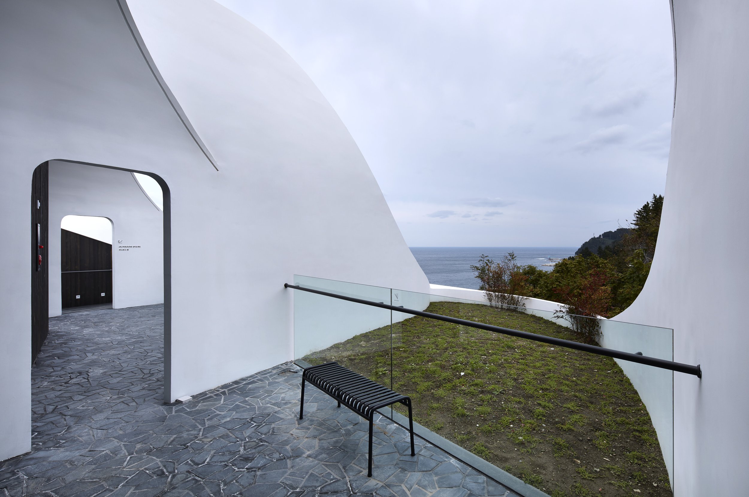 THE_SYSTEM LAB 코스모스 울릉도｜KOSMOS ULLEUNGDO 度假村