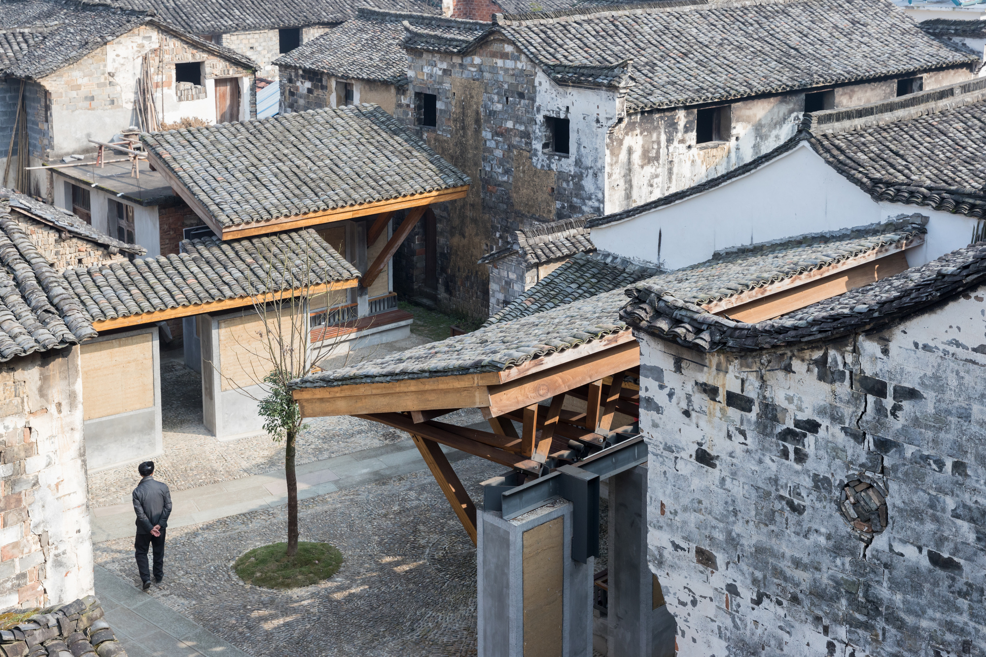 業餘建築工作室(Amateur Architecture Studio),文村(Wencun Village)重建工程,2016年。(圖片 © Iwan Baan)