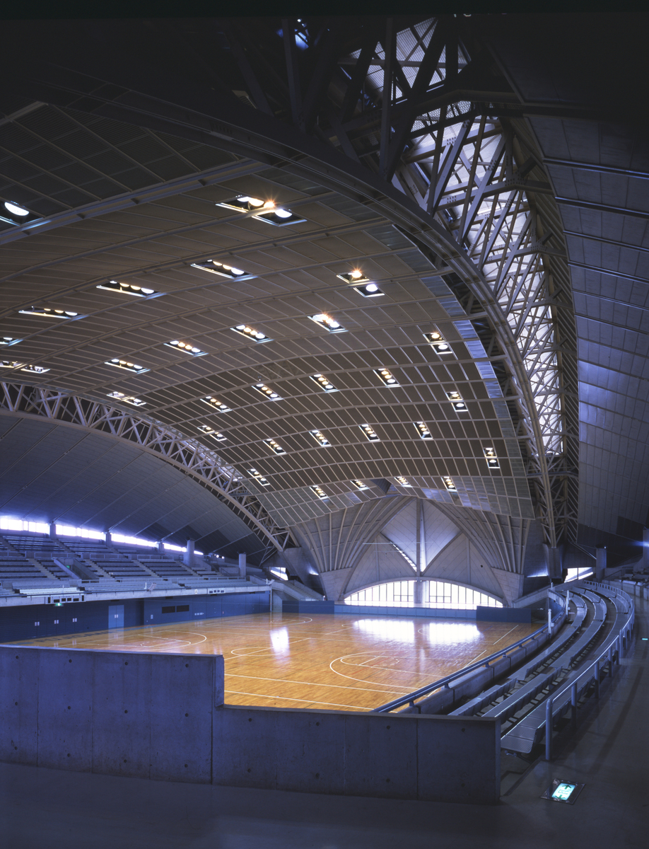 藤澤市體育館（藤沢市秋葉台文化体育館、Fujisawa Municipal Gymnasium）建於1984年╱槙文彥Fumihiko Maki