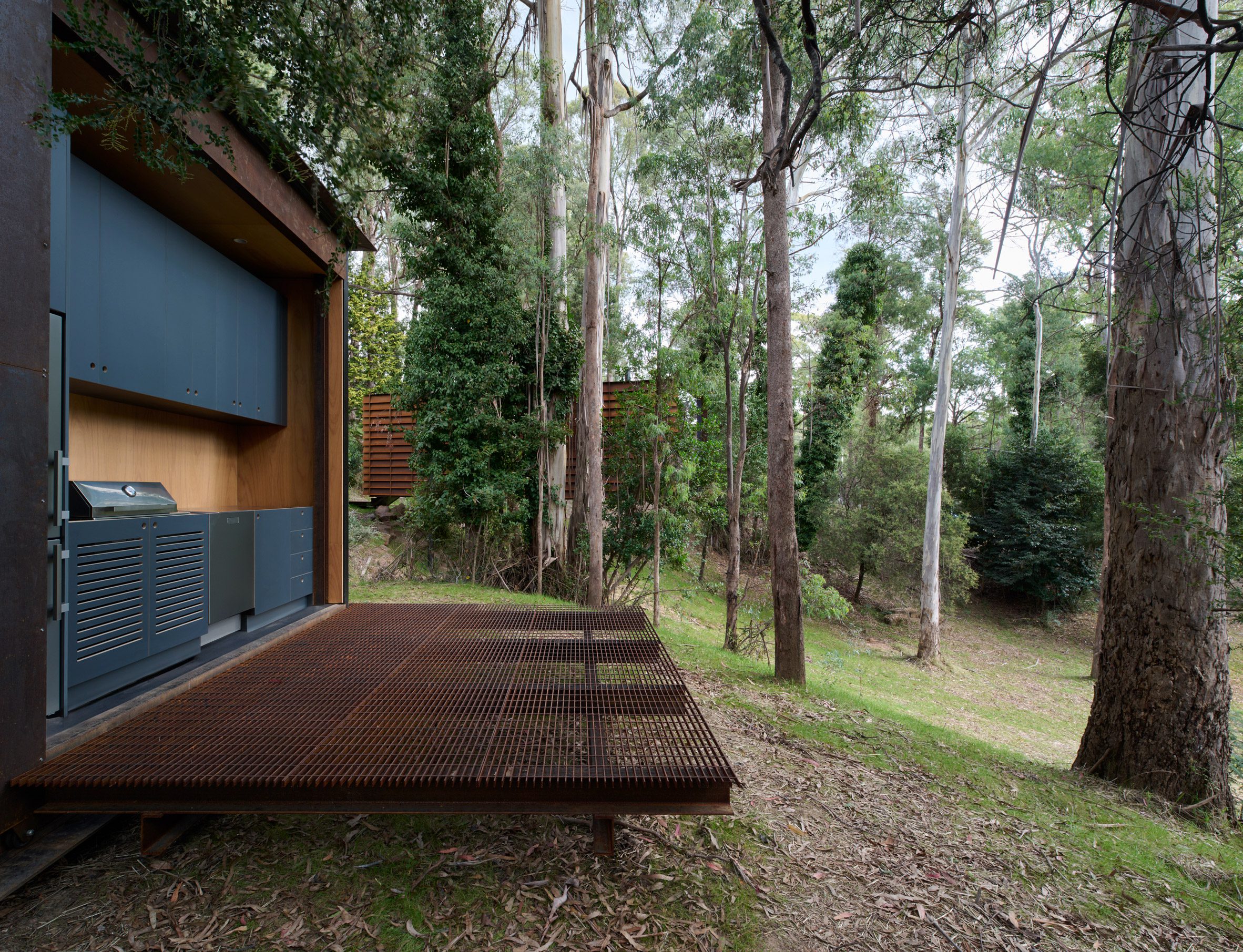 Robbie Walker 澳洲小屋 貨櫃屋 Sawmill Treehouse