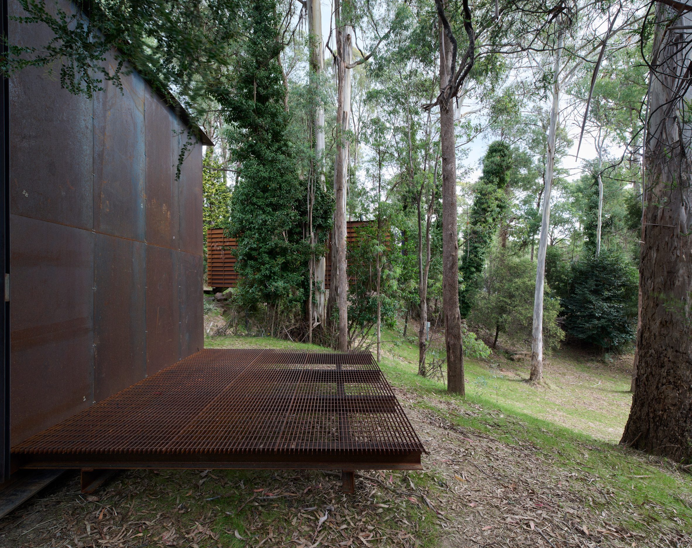 Robbie Walker 澳洲小屋 貨櫃屋 Sawmill Treehouse