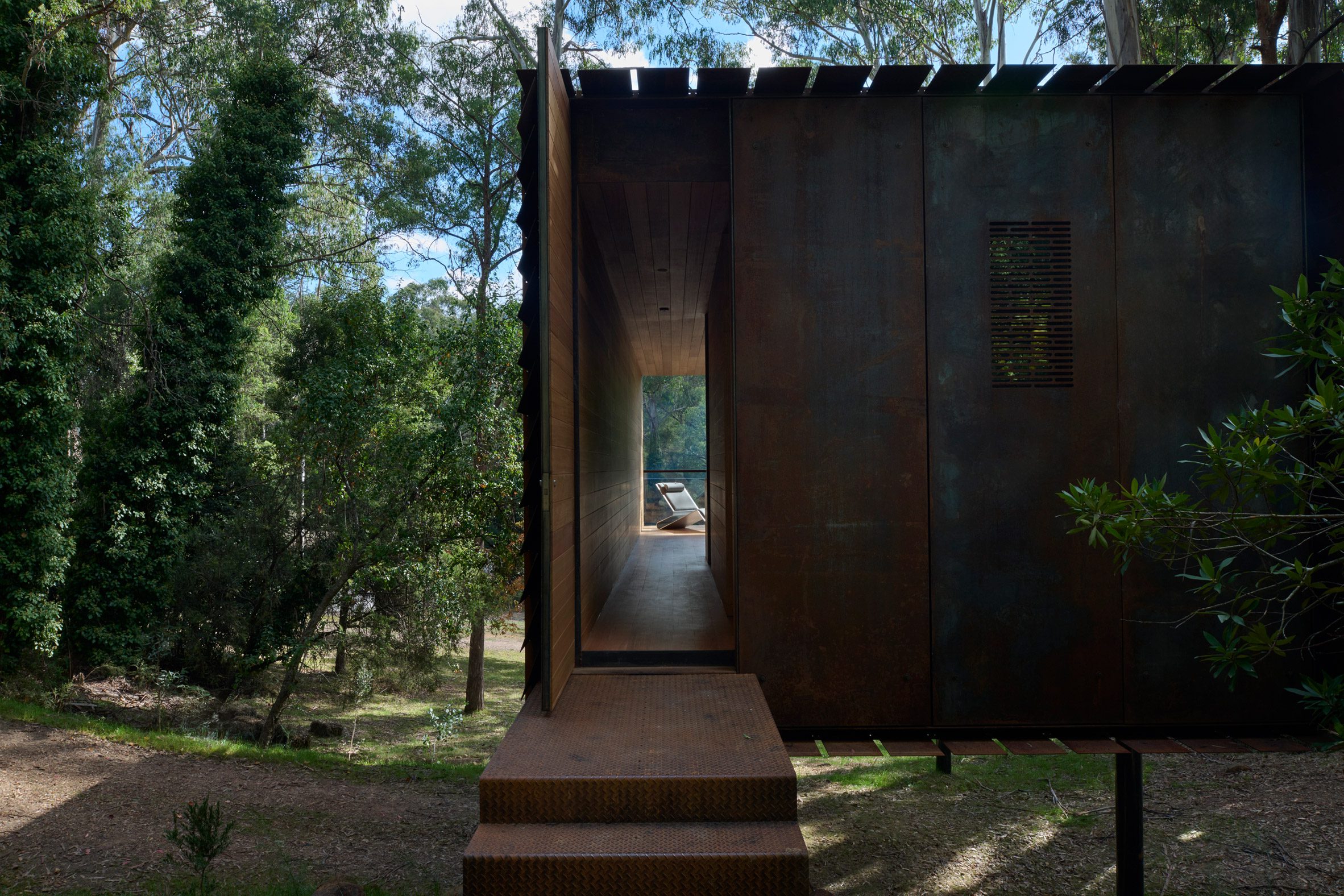 Robbie Walker 澳洲小屋 貨櫃屋 Sawmill Treehouse