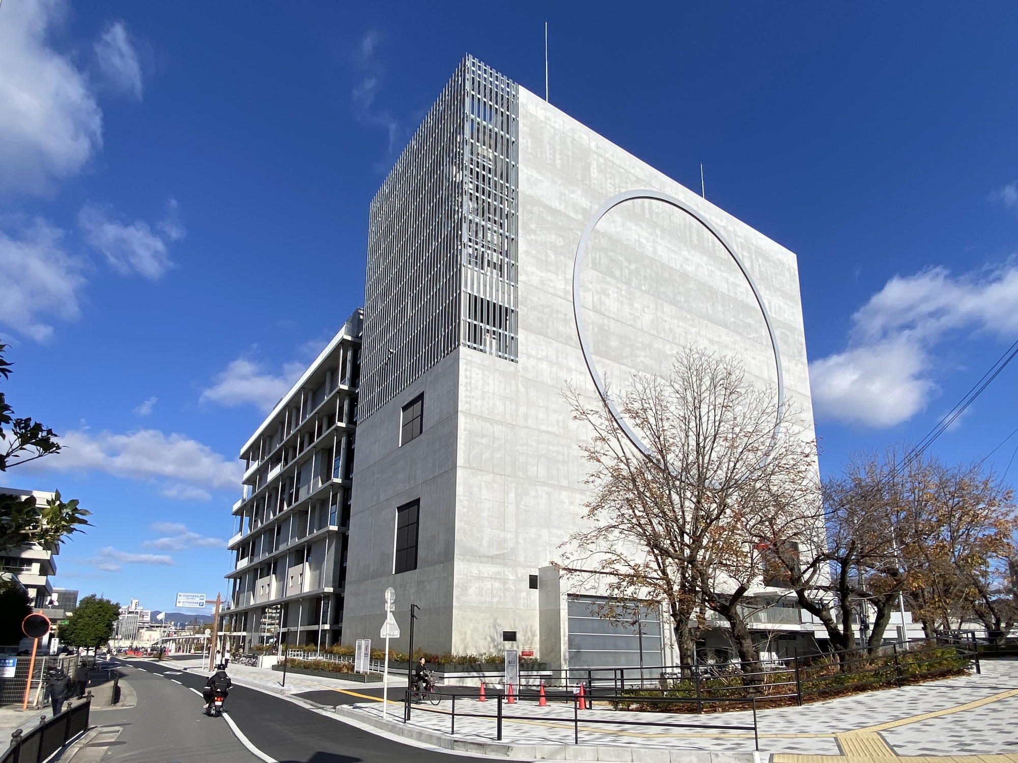 茨木市文化・子育て複合施設おにクル 伊東豊雄 The Ibaraki City Cultural and Childcare Complex Onikuru / Toyo Ito & Associates + Takenaka Corporation 