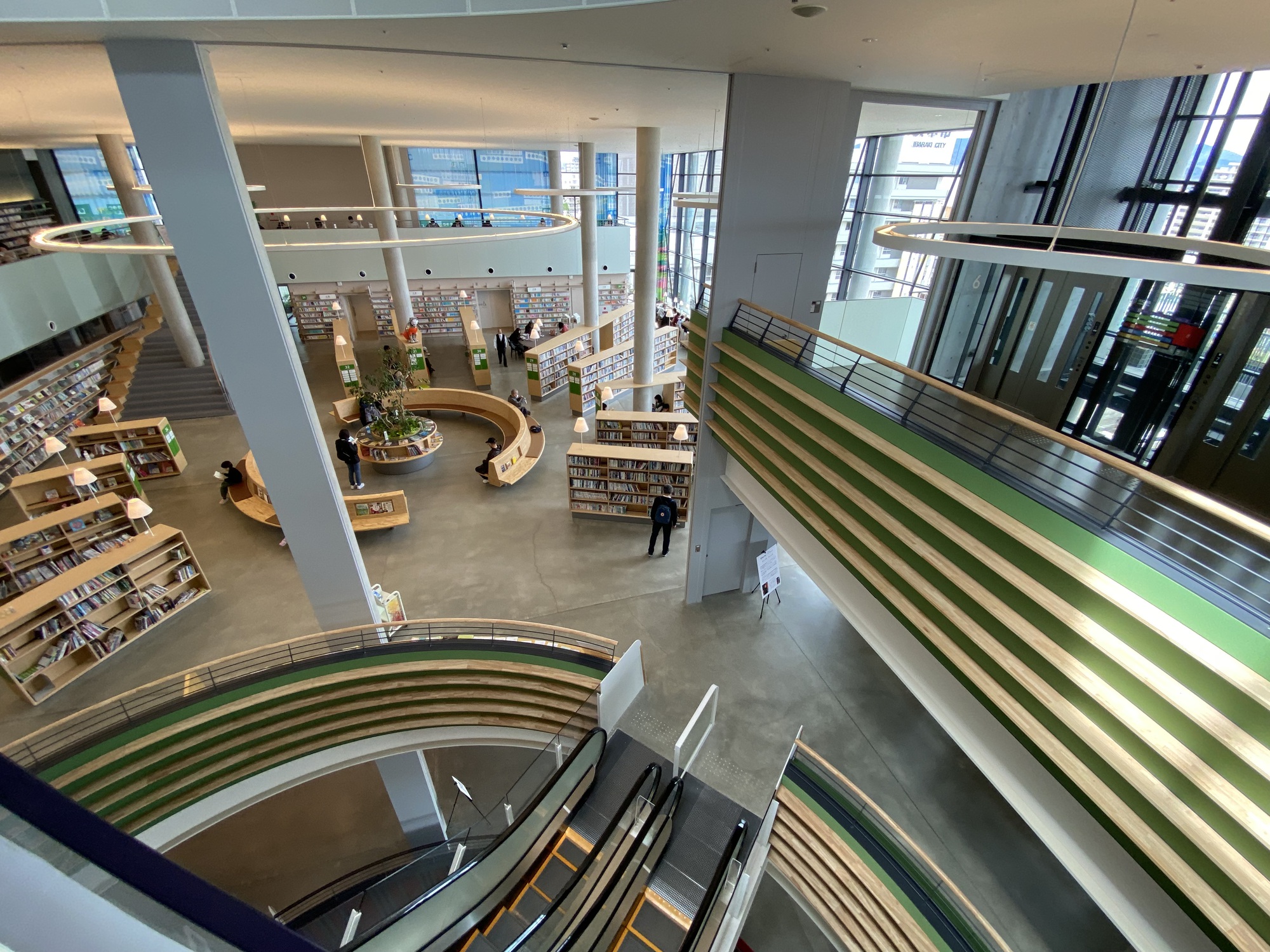 茨木市文化・子育て複合施設おにクル 伊東豊雄 The Ibaraki City Cultural and Childcare Complex Onikuru / Toyo Ito & Associates + Takenaka Corporation 