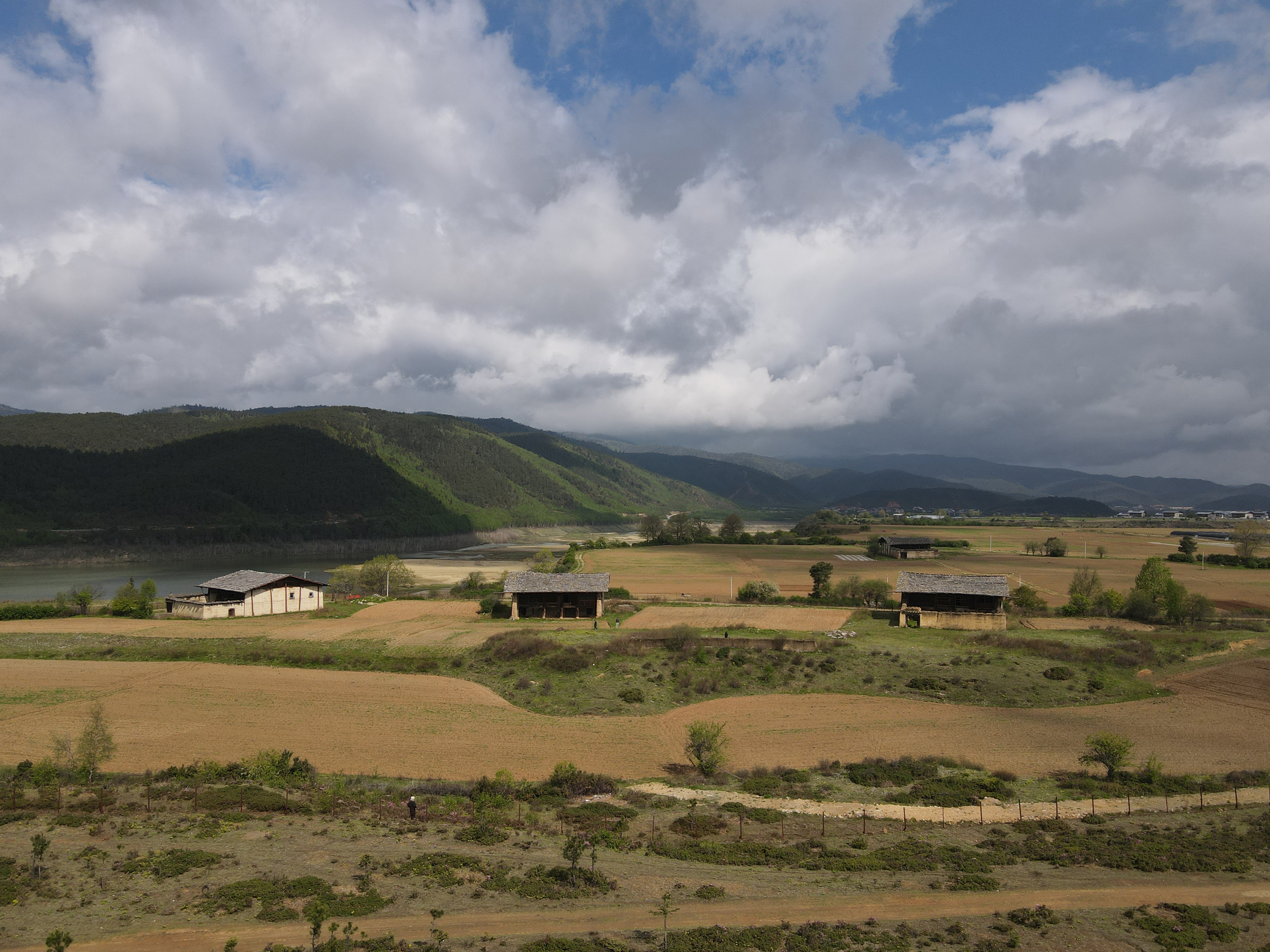 趙揚建築工作室 中國雲南省迪慶藏族自治區小中甸鎮吳公村 香格里拉先鋒書店 