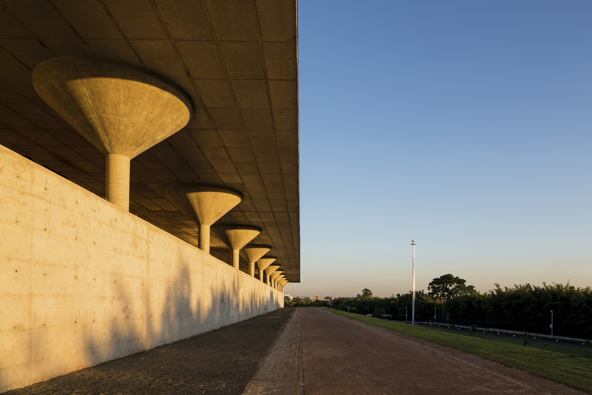 巴西坎皮納斯銀行數據中心（Santander Datacenter） LoebCapote Arquitetura e Urbanismo
