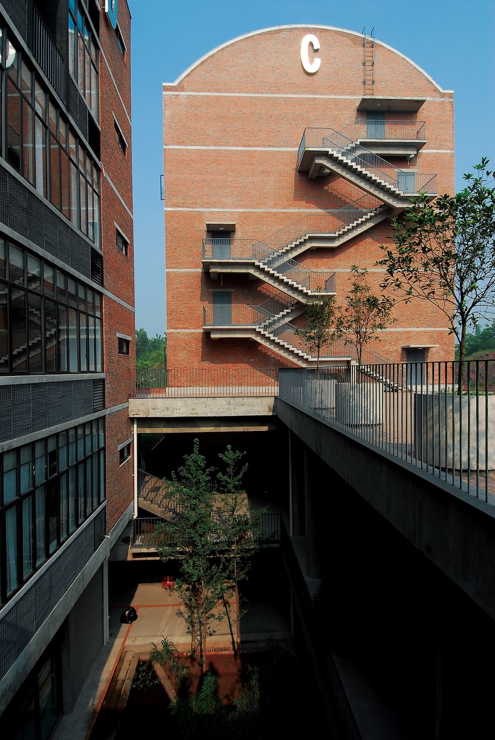 Design Department on new campus, Sichuan Fine Arts Institute 重慶四川美術學院新校區設計系, 照片由家琨建築提供圖像