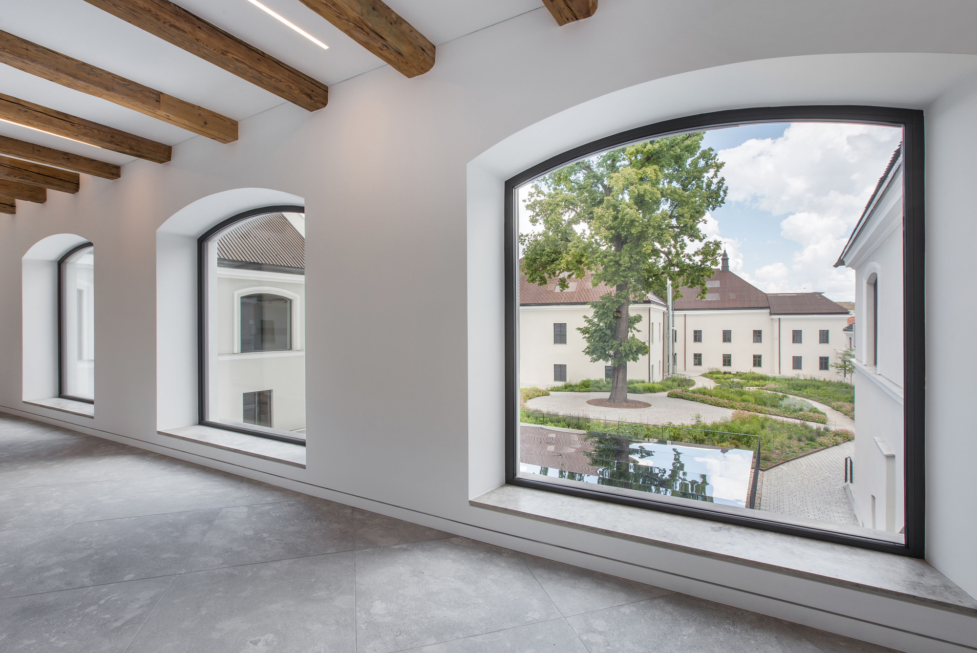 Boksto Skveras Mixed-Use Center 立陶宛 Lithuania  酒店建築、歷史建築、舊建築再利用、立陶宛建築師、立陶宛建築師 Studio Seilern Architects