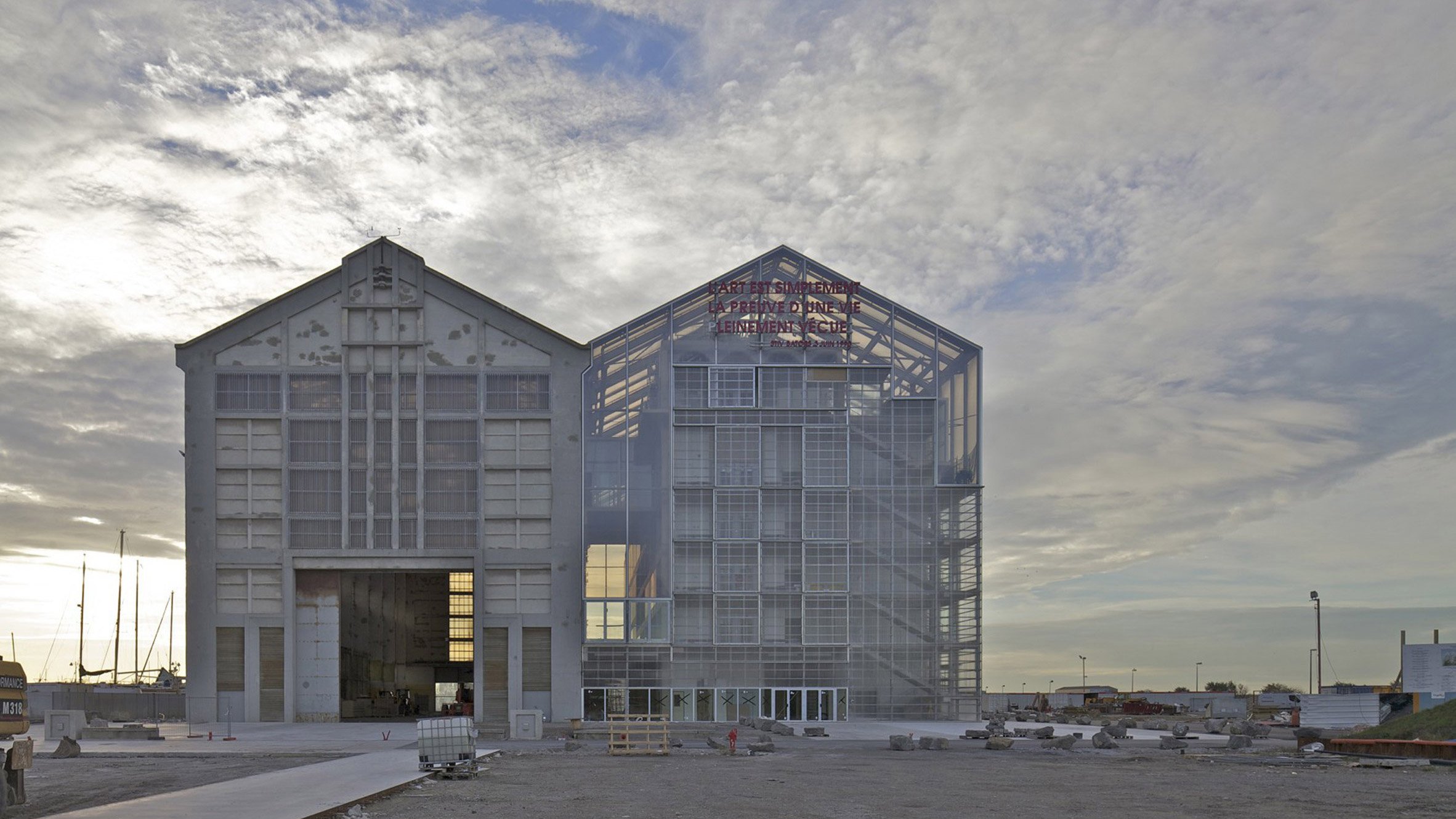 Renovation project by Anna Lacaton of Lacaton & Vassal 敦刻爾克一座廢棄工廠的改造是法國建築師事務所 Lacaton&Vassal 的重要計畫之一