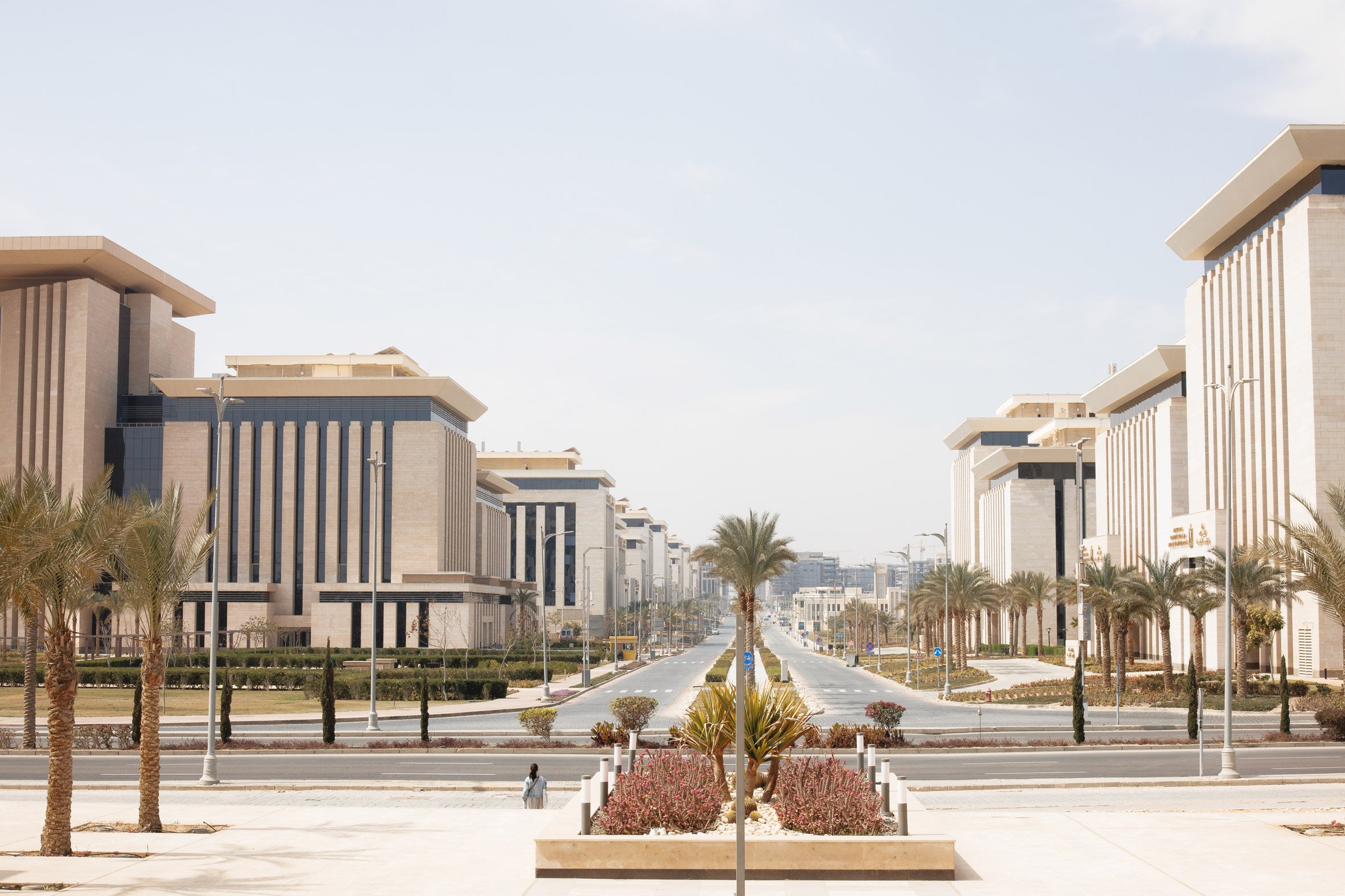 Government ministries in Egypt's new capital city 這座城市包含諸多政府部門大樓