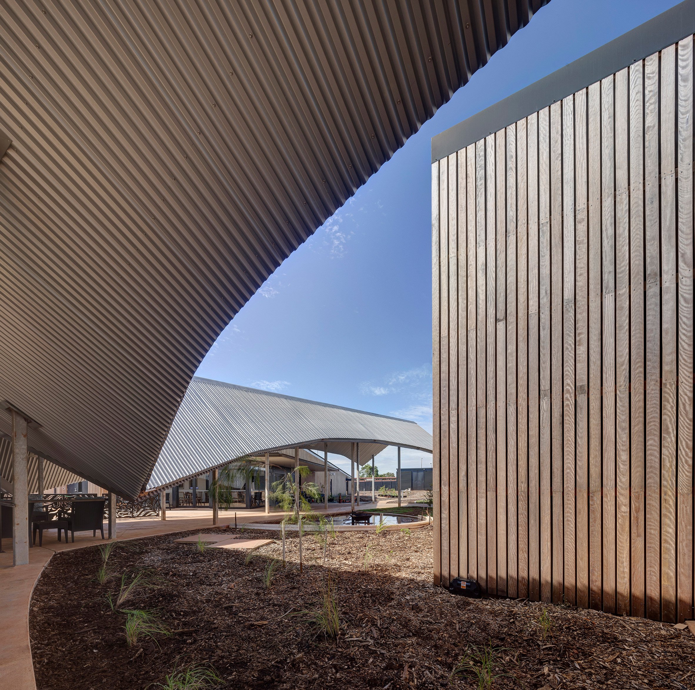 澳洲北領地（Northern Territory Nhulunbuy Yutjuwala Djwarr  安養中心 Kaunitz Yeung Architecture 澳洲原住民 Yolŋu 族