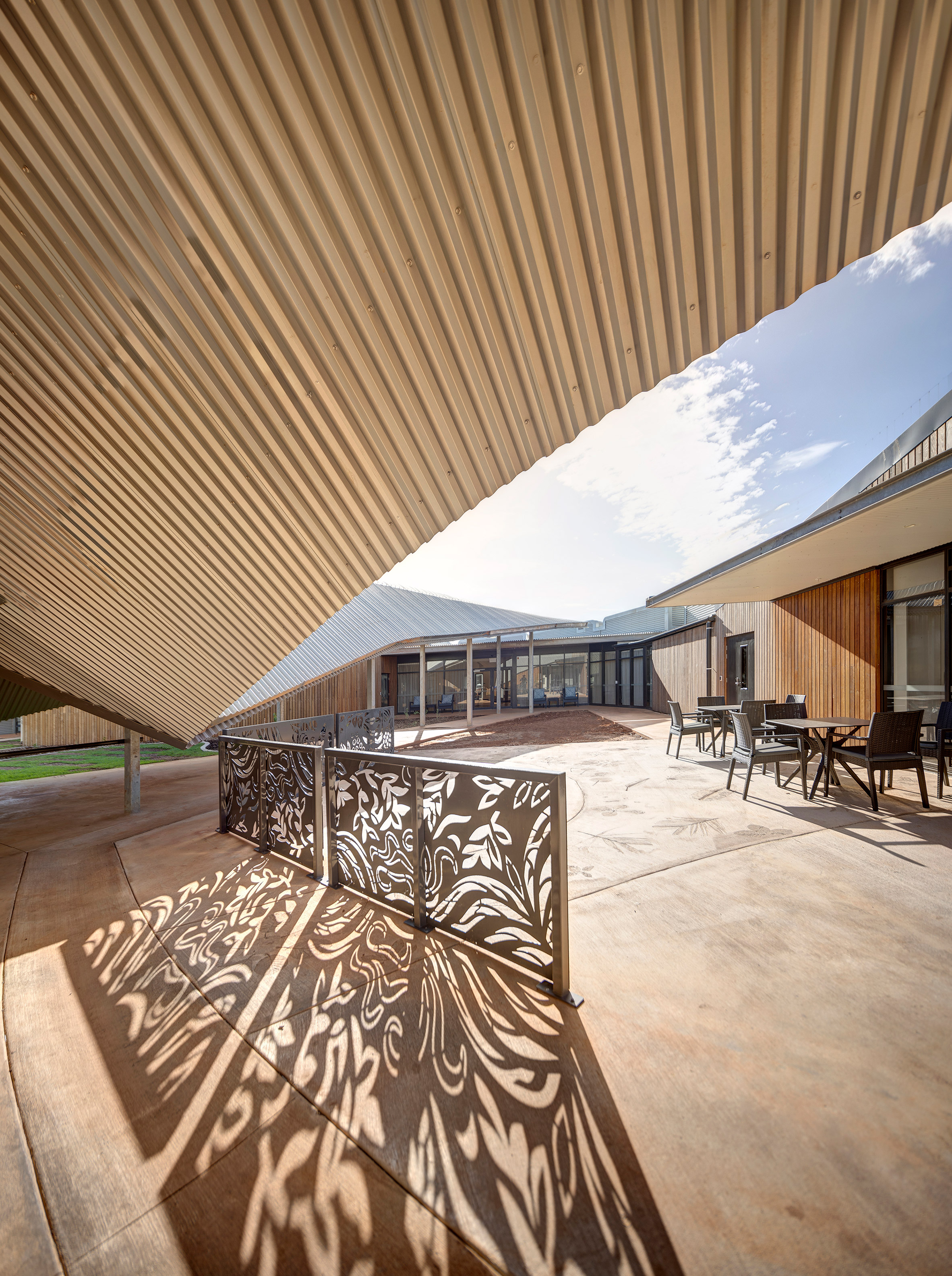 澳洲北領地（Northern Territory Nhulunbuy Yutjuwala Djwarr  安養中心 Kaunitz Yeung Architecture 澳洲原住民 Yolŋu 族