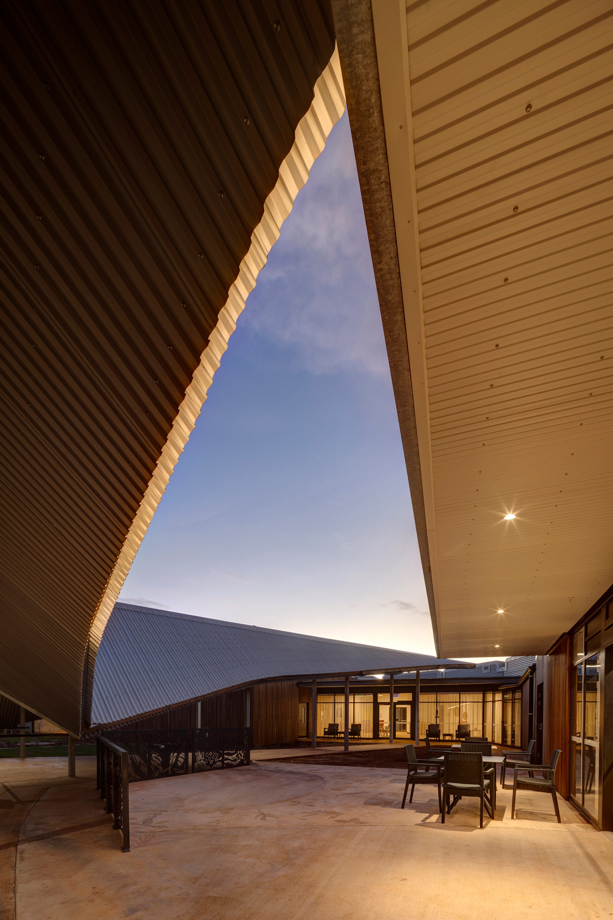 澳洲北領地（Northern Territory Nhulunbuy Yutjuwala Djwarr  安養中心 Kaunitz Yeung Architecture 澳洲原住民 Yolŋu 族
