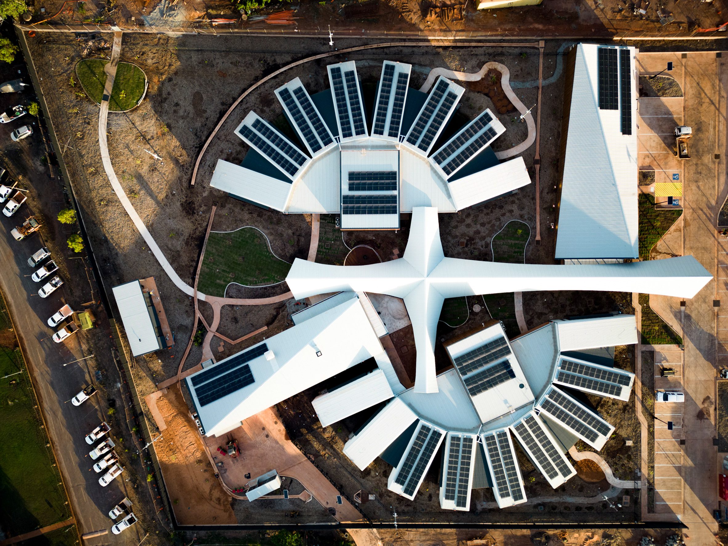 澳洲北領地（Northern Territory Nhulunbuy Yutjuwala Djwarr  安養中心 Kaunitz Yeung Architecture 澳洲原住民 Yolŋu 族