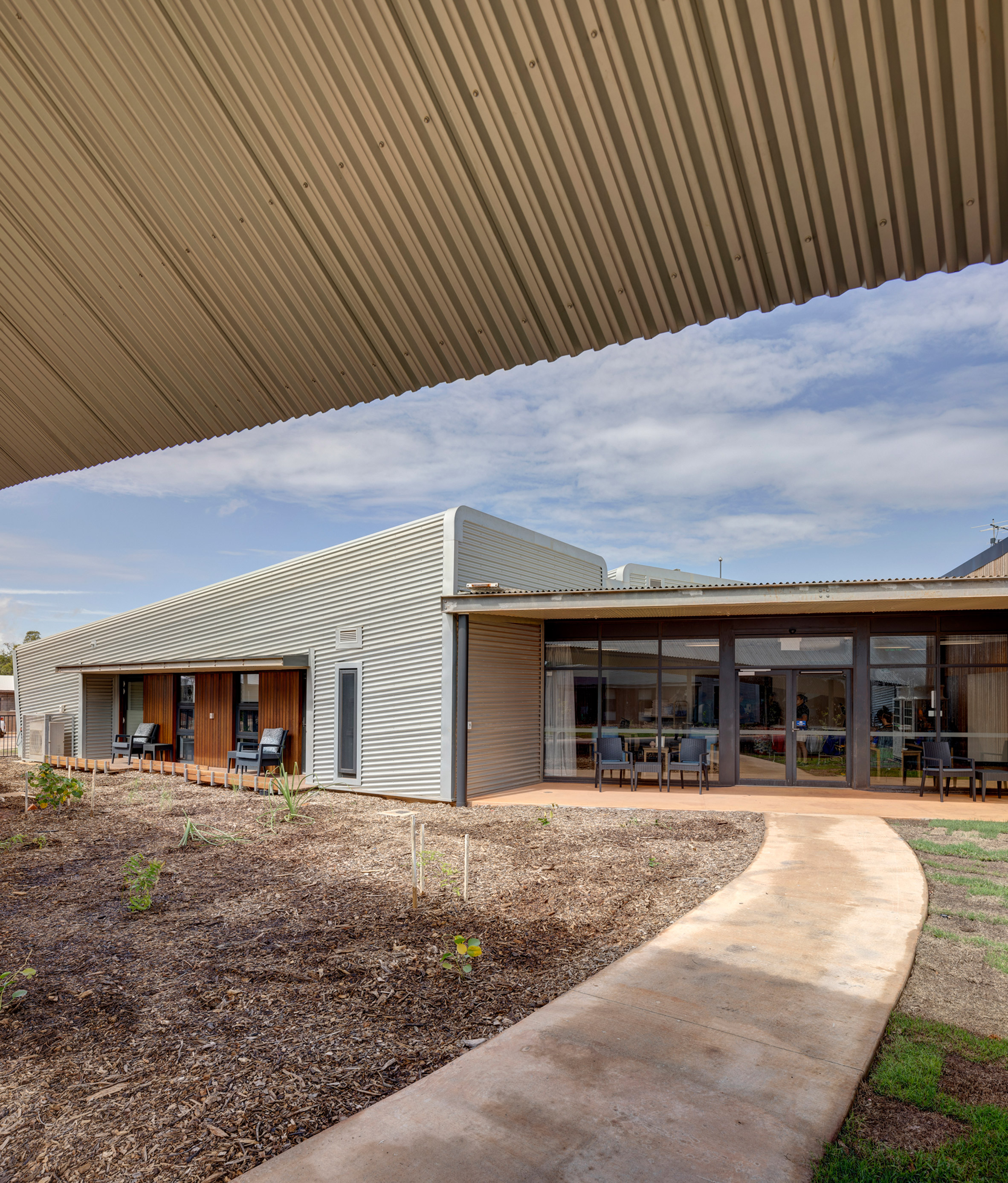 澳洲北領地（Northern Territory Nhulunbuy Yutjuwala Djwarr  安養中心 Kaunitz Yeung Architecture 澳洲原住民 Yolŋu 族