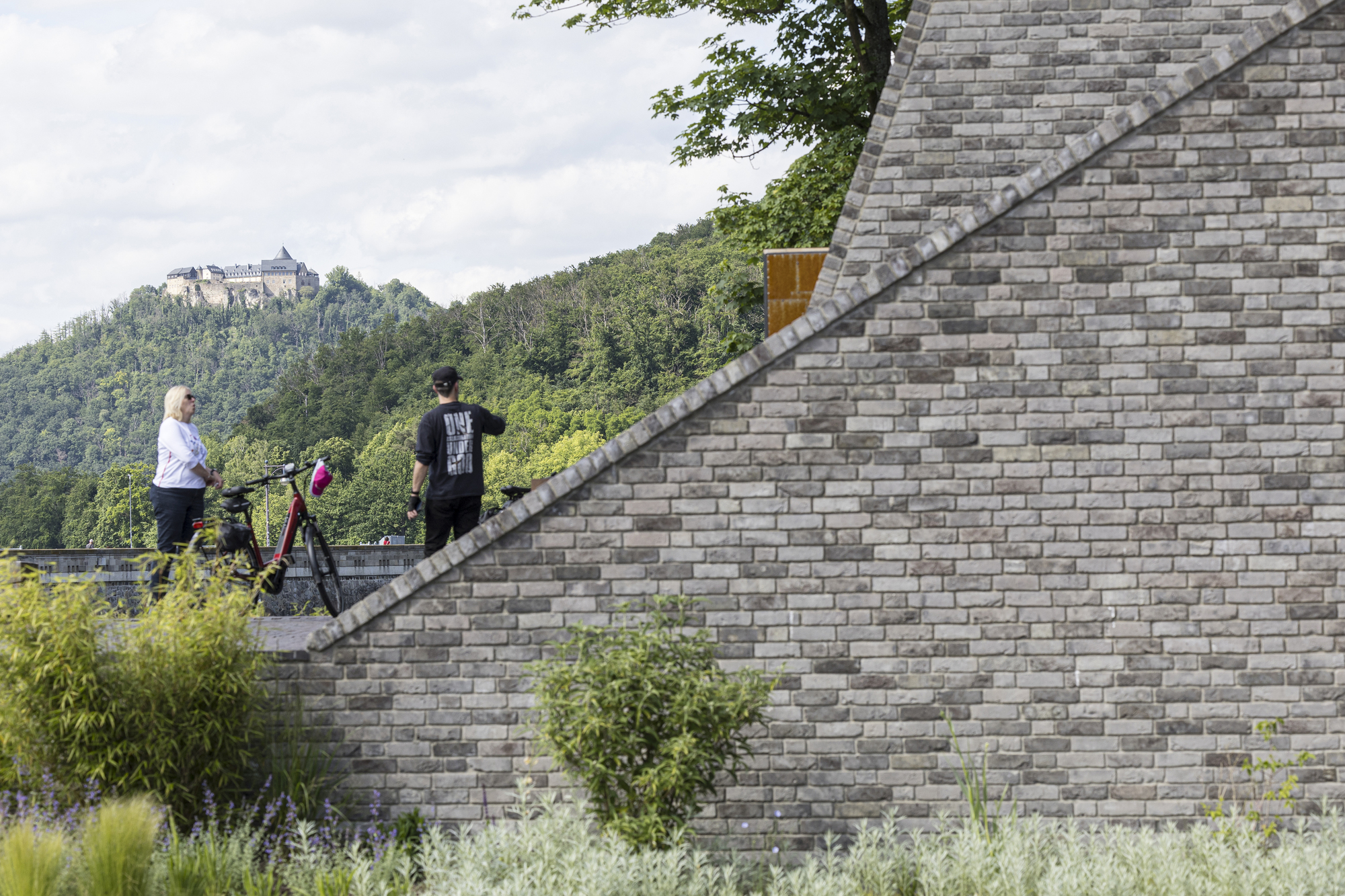 德國埃德爾湖Edersee湖 Stones Water Light遊客中心 Christoph Hesse Architects
