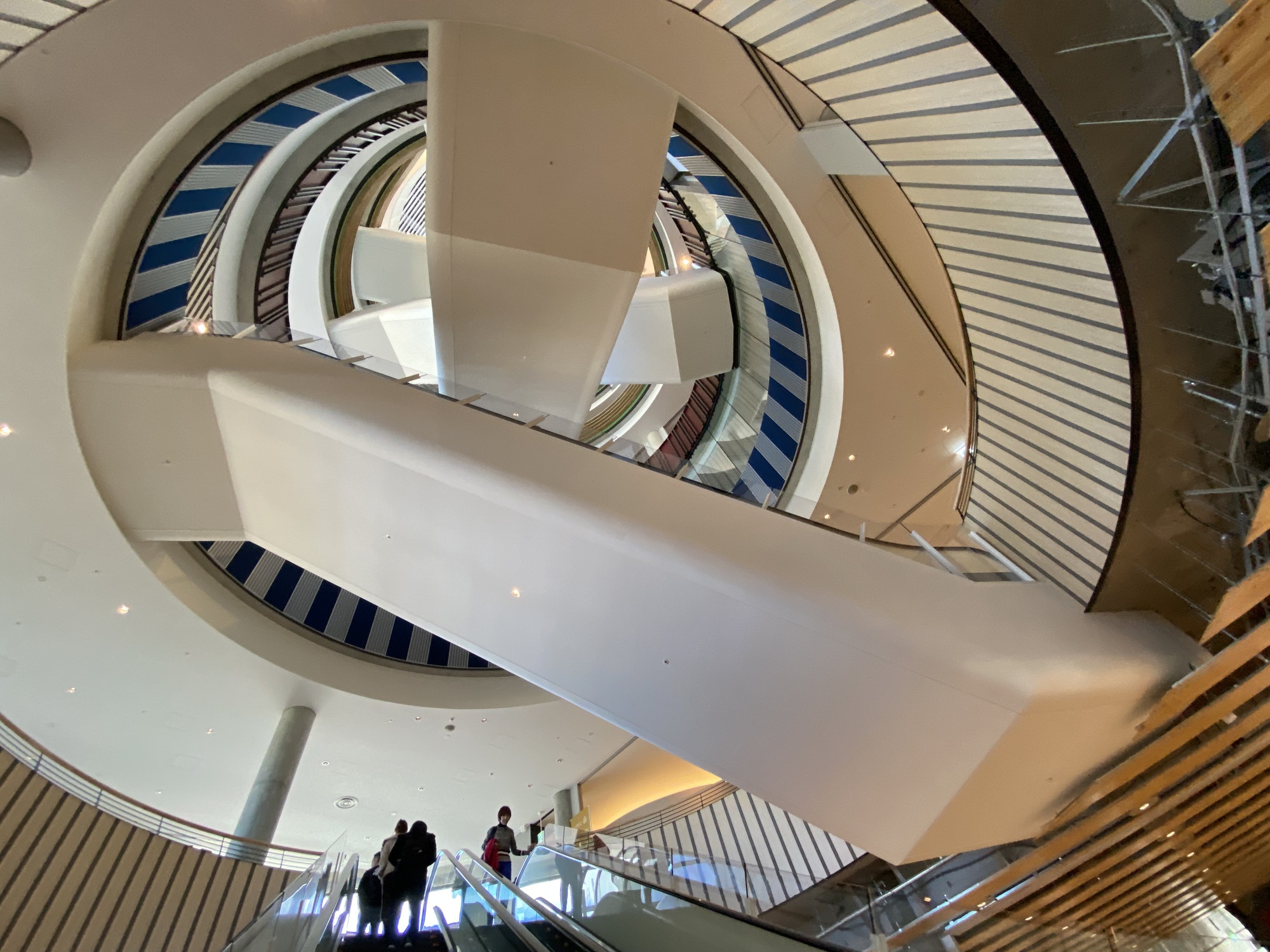 茨木市文化・子育て複合施設おにクル 伊東豊雄 The Ibaraki City Cultural and Childcare Complex Onikuru / Toyo Ito & Associates + Takenaka Corporation 