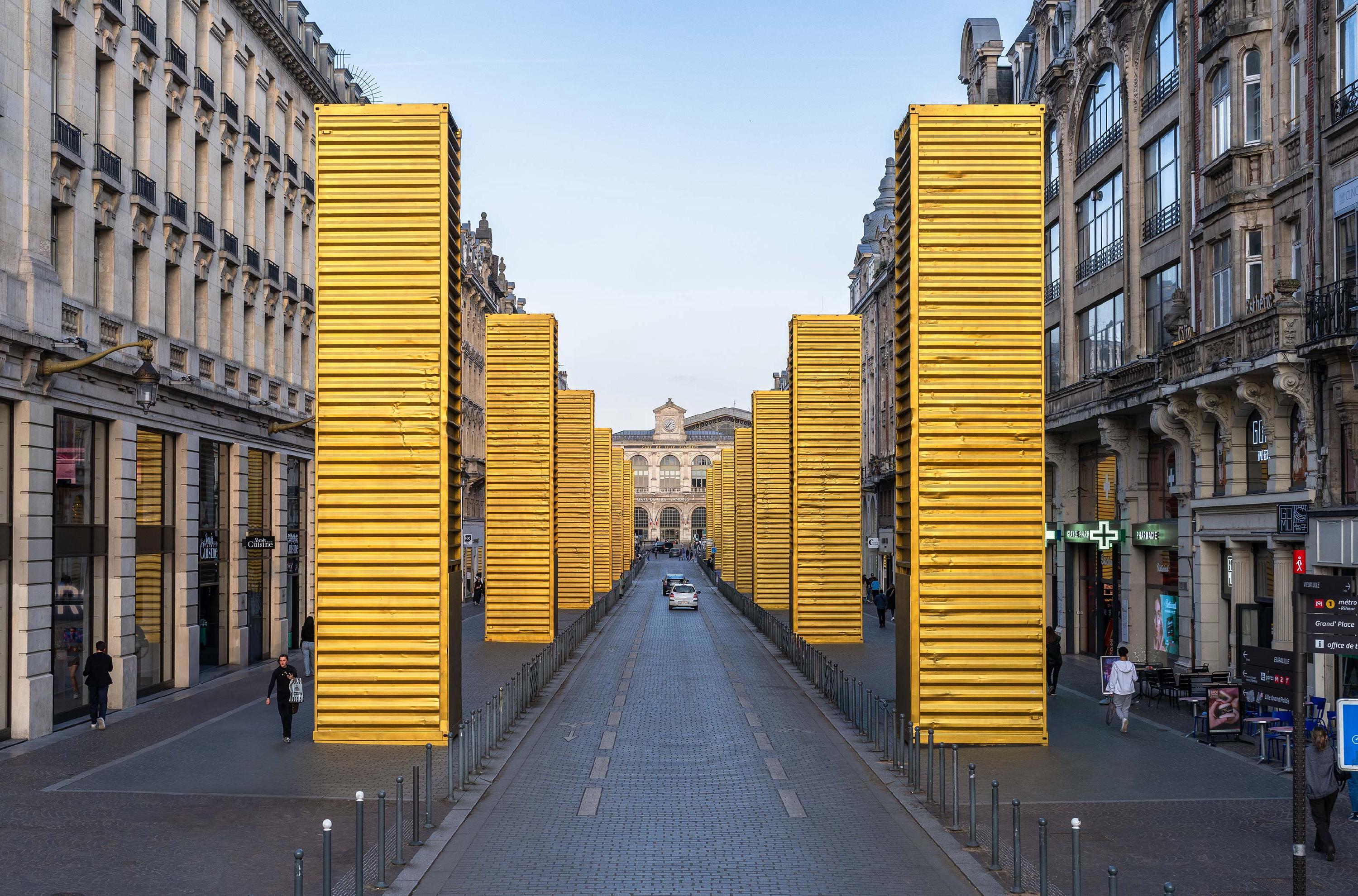法國里爾 Lille  西班牙都市藝術家 SpY  黃金巨石 Golden Monoliths 巨型公共藝術裝置 貨櫃