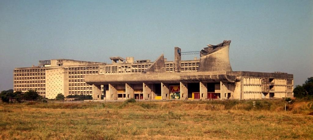 印度昌迪加爾(Chandigarh)的規劃深受 Le Corbusier 的核心理念「zoneamento」