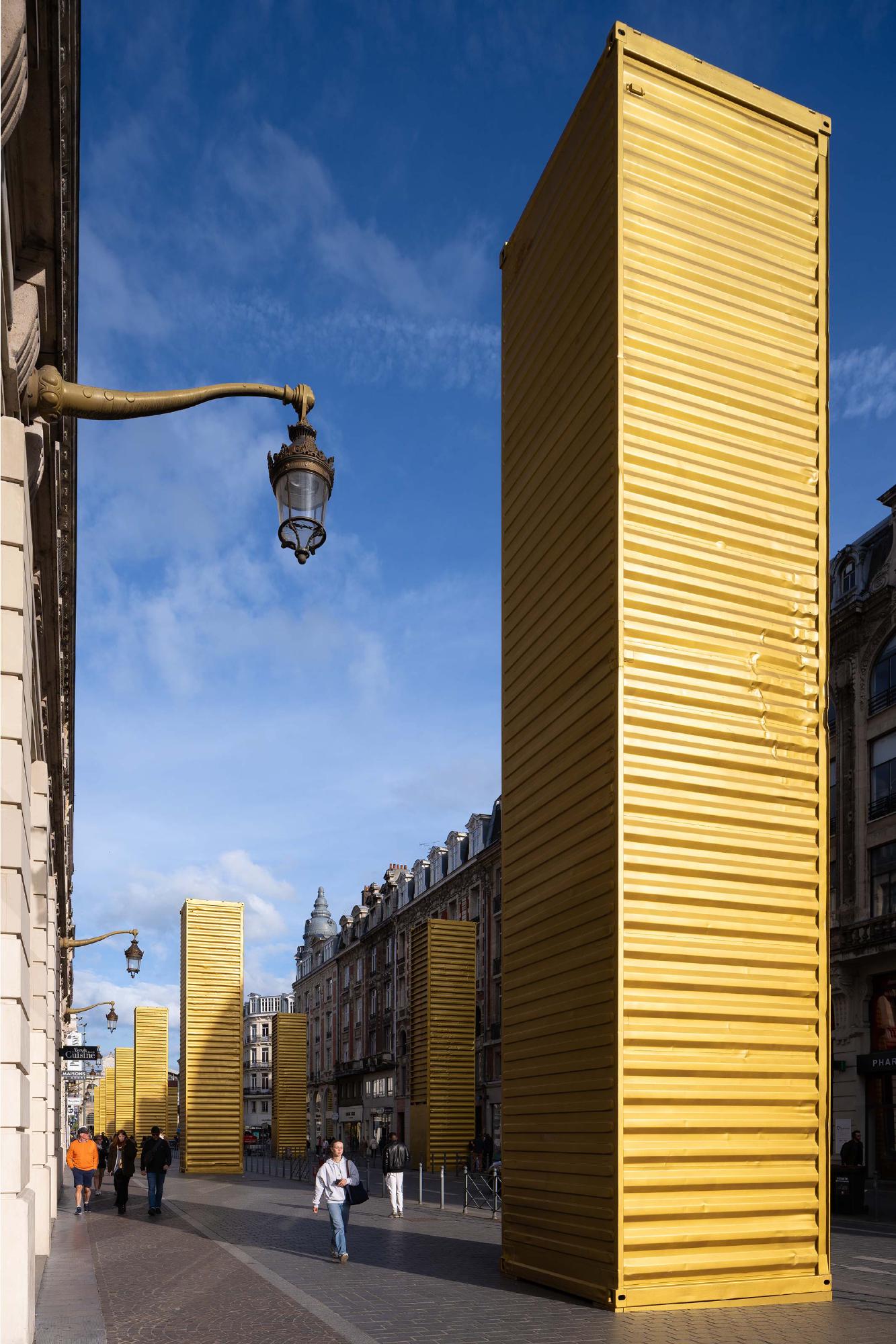 法國里爾 Lille  西班牙都市藝術家 SpY  黃金巨石 Golden Monoliths 巨型公共藝術裝置 貨櫃
