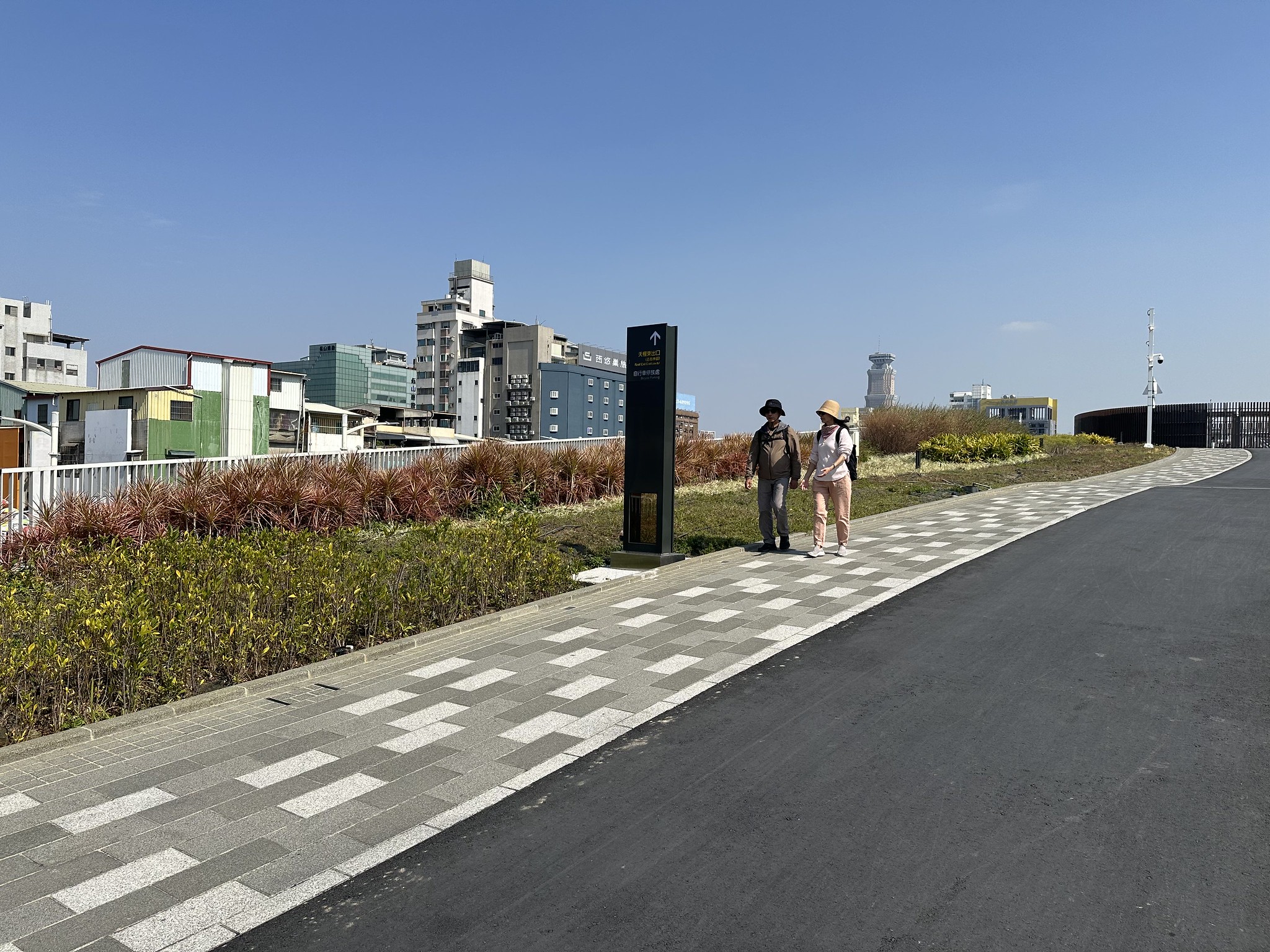 高雄車站天棚應有更多因應亞熱帶氣候的調適設計