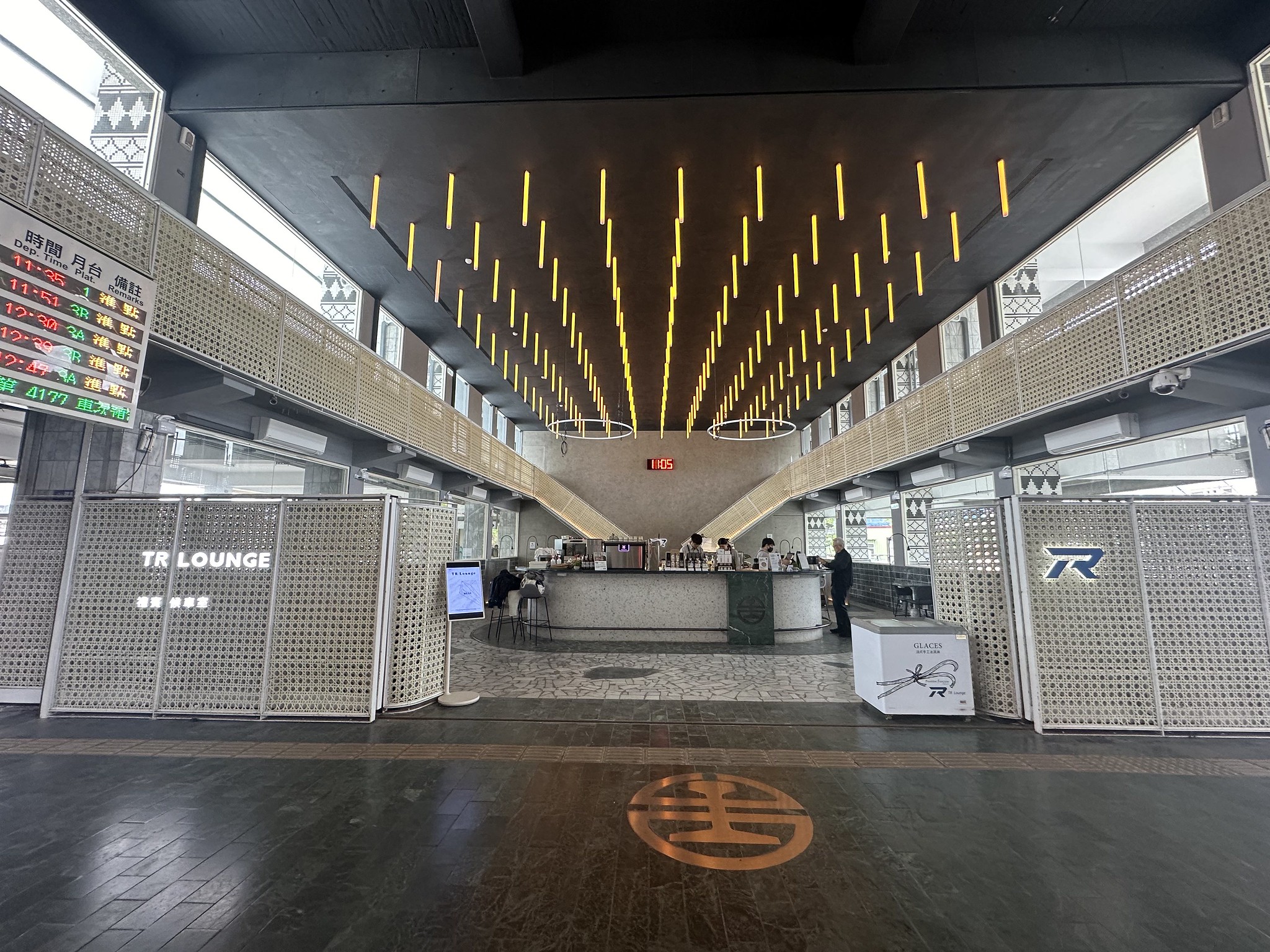 台鐵花蓮車站利用後站空間及在地語彙打造VIP候車室