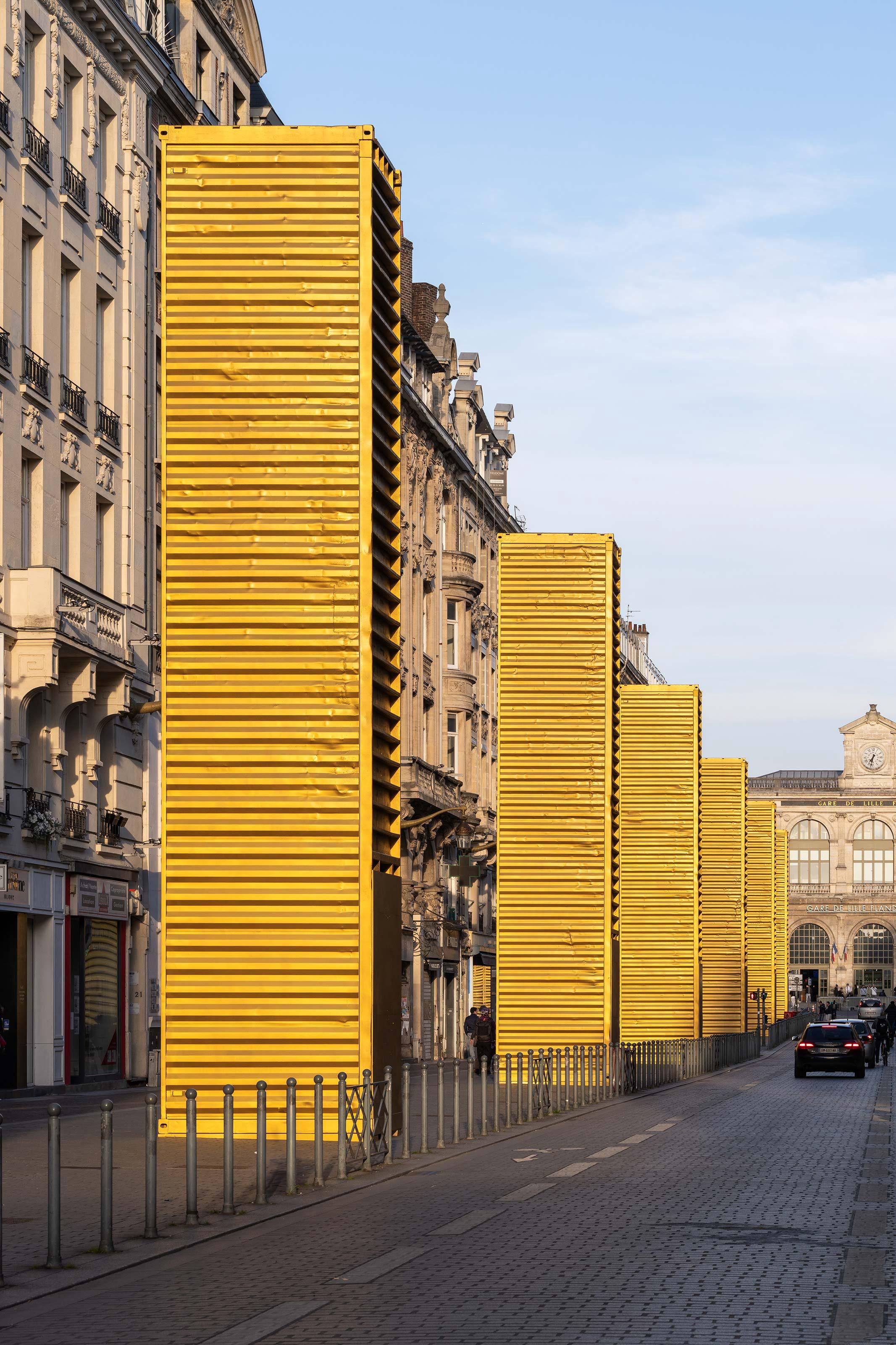 法國里爾 Lille  西班牙都市藝術家 SpY  黃金巨石 Golden Monoliths 巨型公共藝術裝置 貨櫃