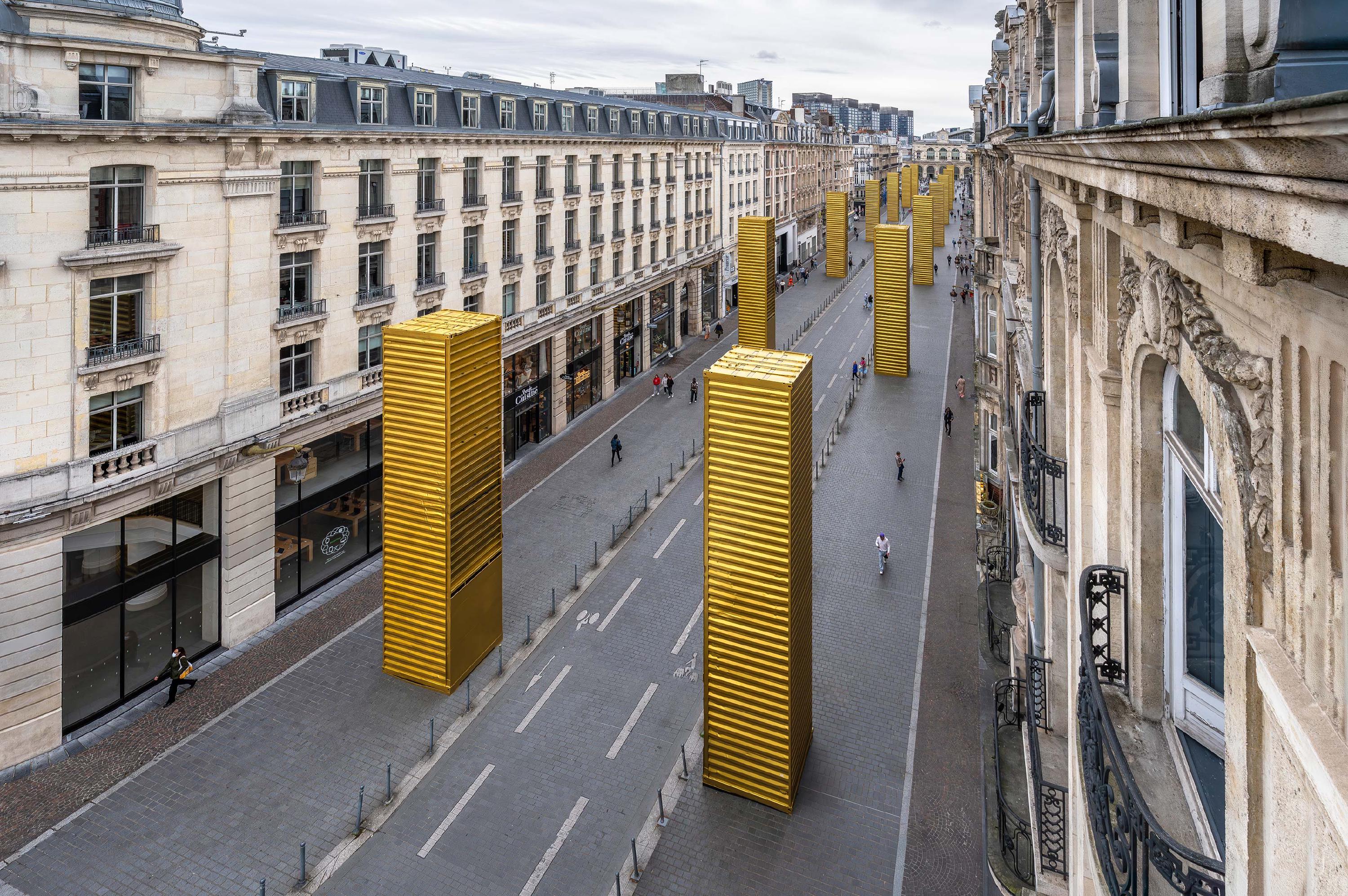 法國里爾 Lille  西班牙都市藝術家 SpY  黃金巨石 Golden Monoliths 巨型公共藝術裝置 貨櫃