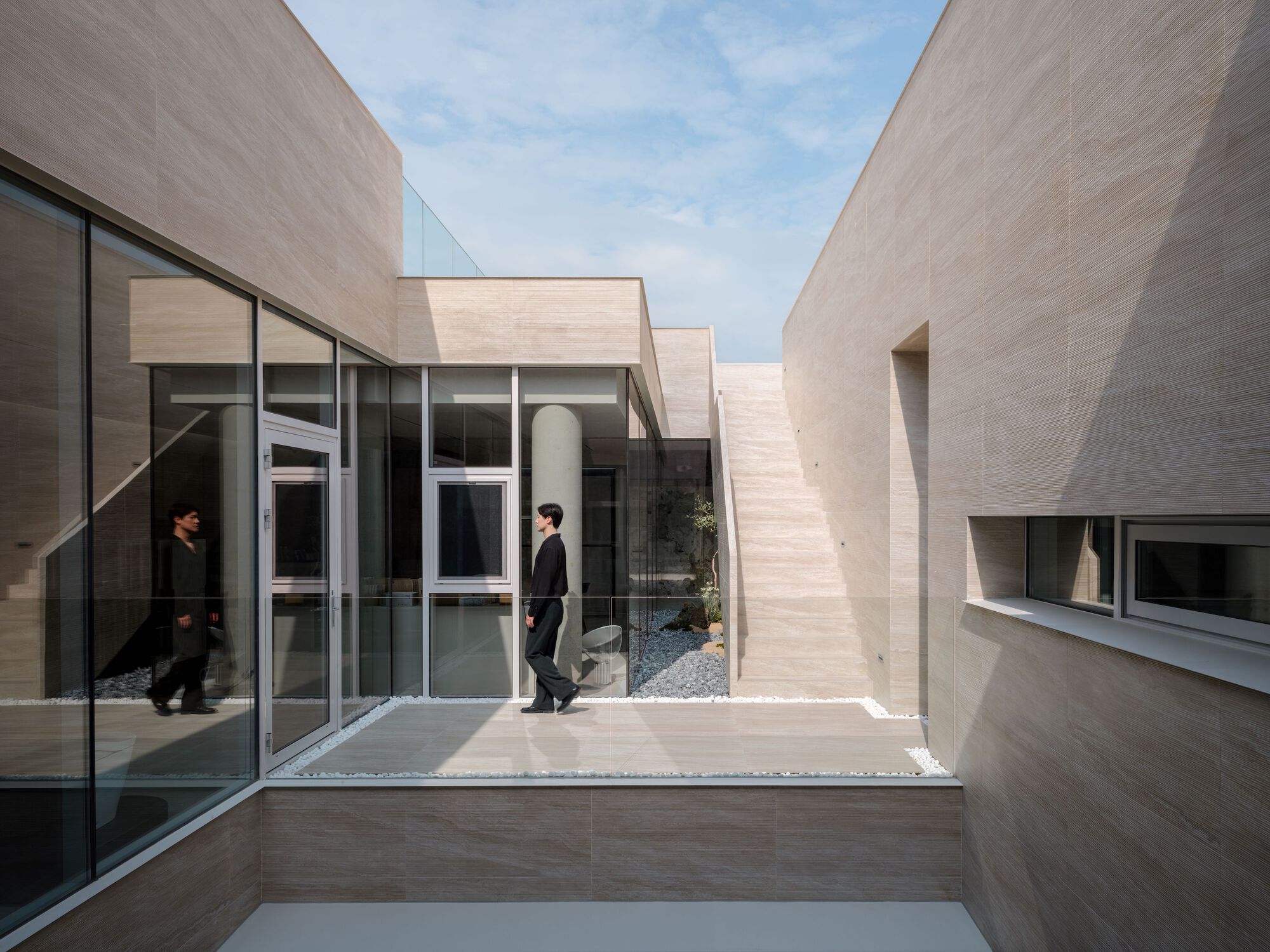 韓國釜山松亭 (Songjeong, Busan, South Korea) Oztile Showroom 展示間室內設計