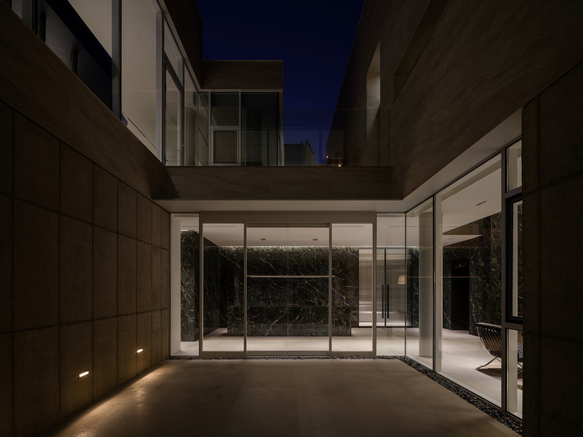 韓國釜山松亭 (Songjeong, Busan, South Korea) Oztile Showroom 展示間室內設計