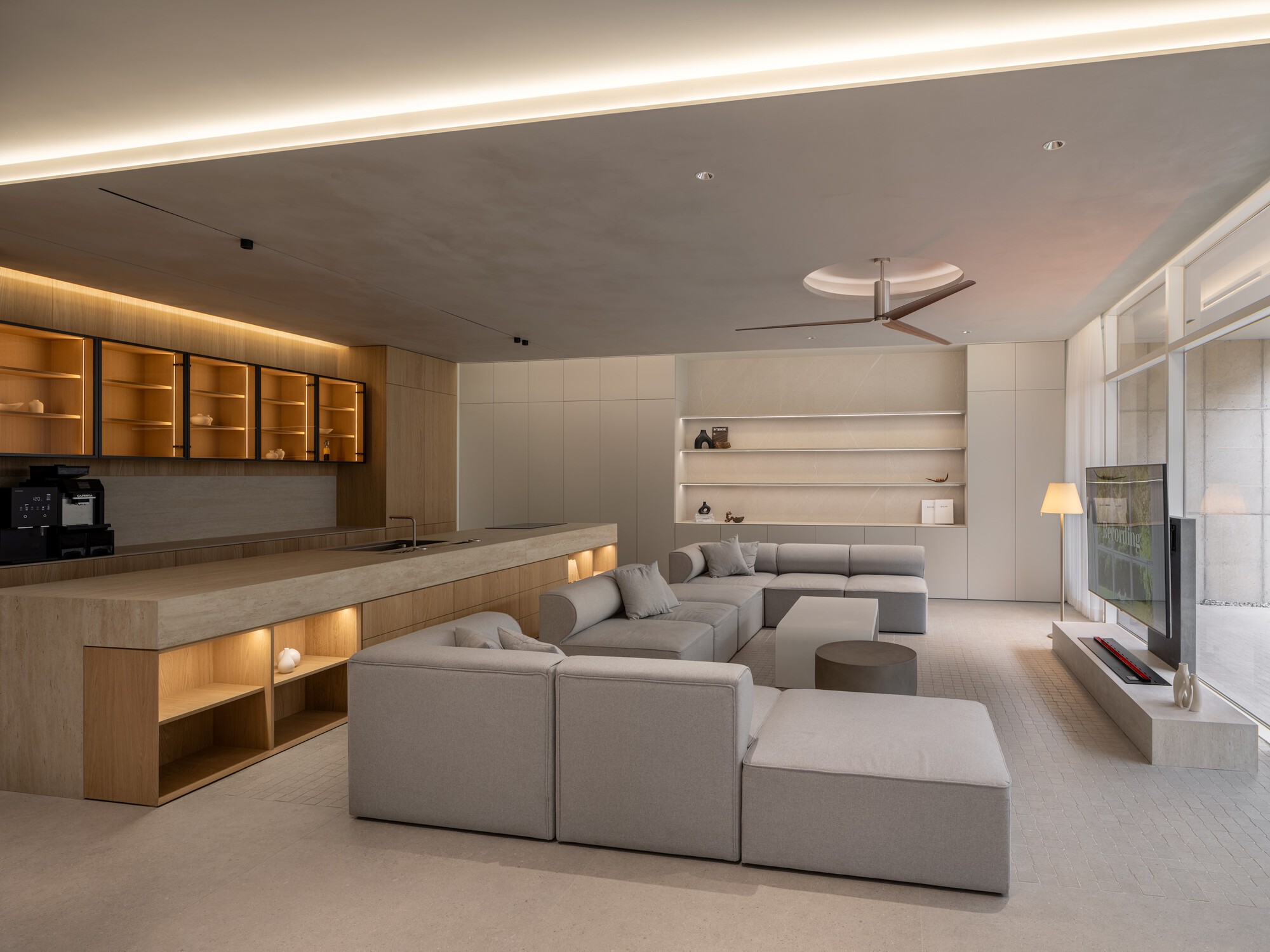 韓國釜山松亭 (Songjeong, Busan, South Korea) Oztile Showroom 展示間室內設計