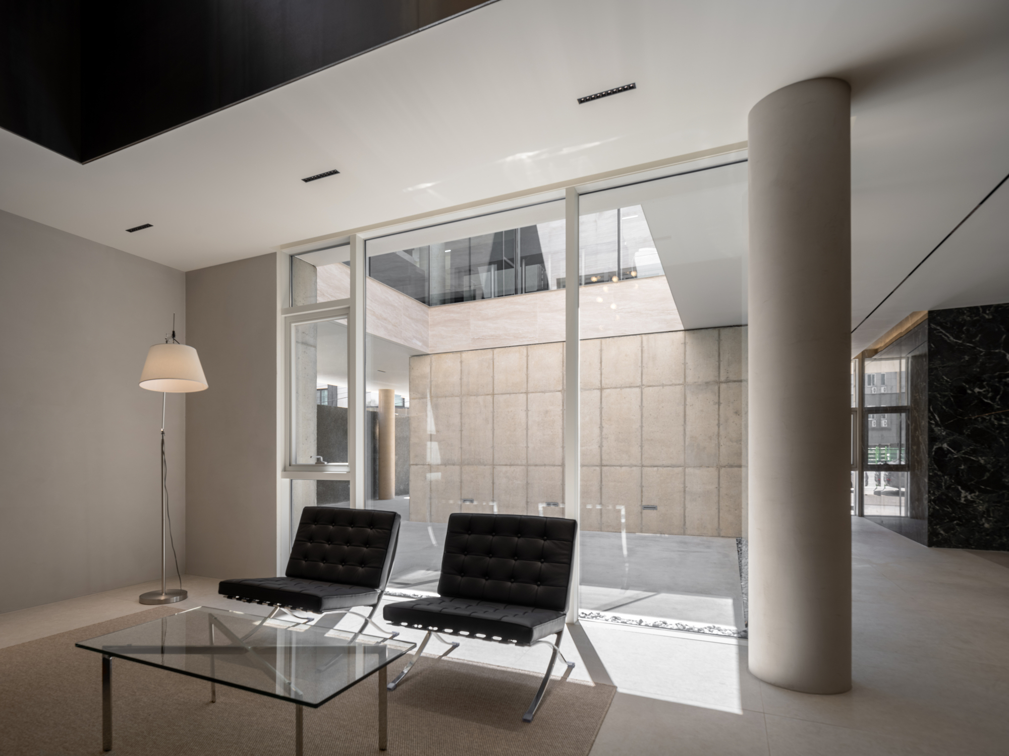 韓國釜山松亭 (Songjeong, Busan, South Korea) Oztile Showroom 展示間室內設計