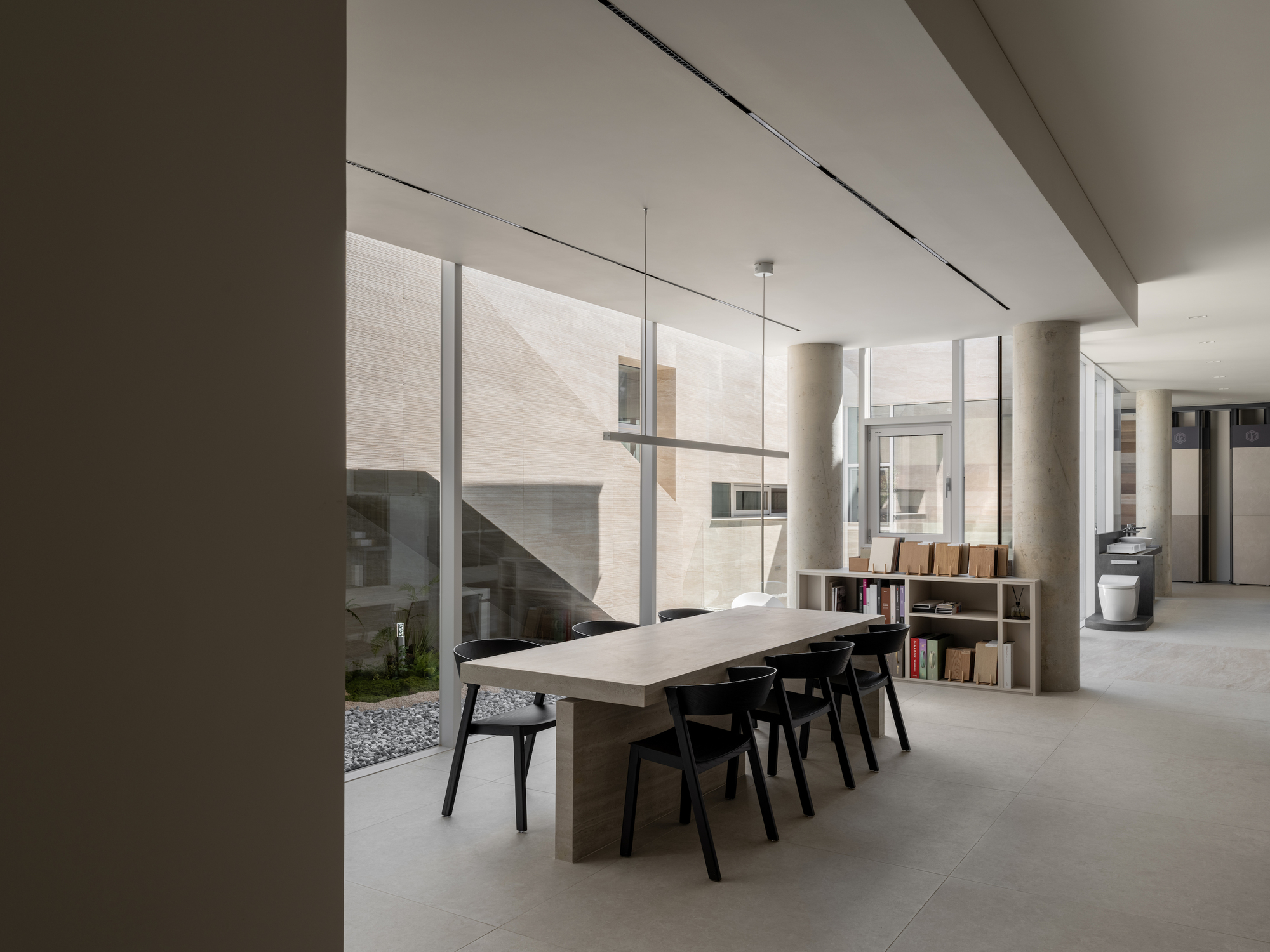 韓國釜山松亭 (Songjeong, Busan, South Korea) Oztile Showroom 展示間室內設計