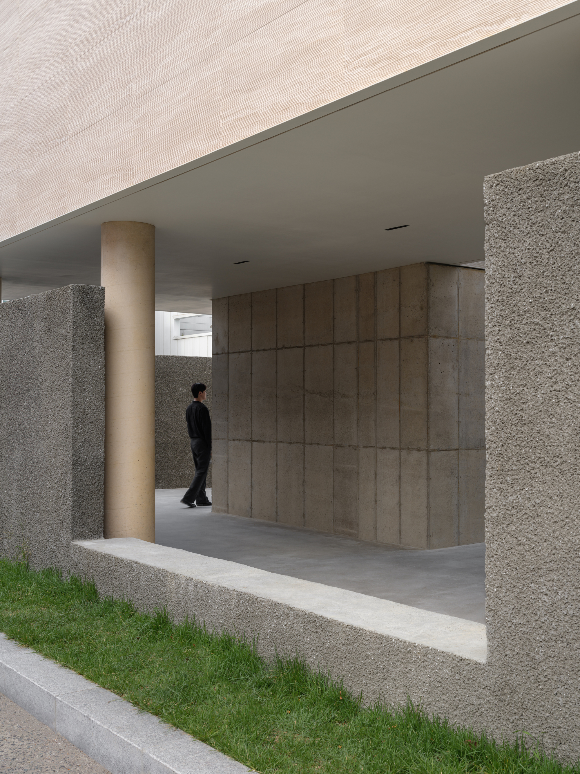 韓國釜山松亭 (Songjeong, Busan, South Korea) Oztile Showroom 展示間室內設計