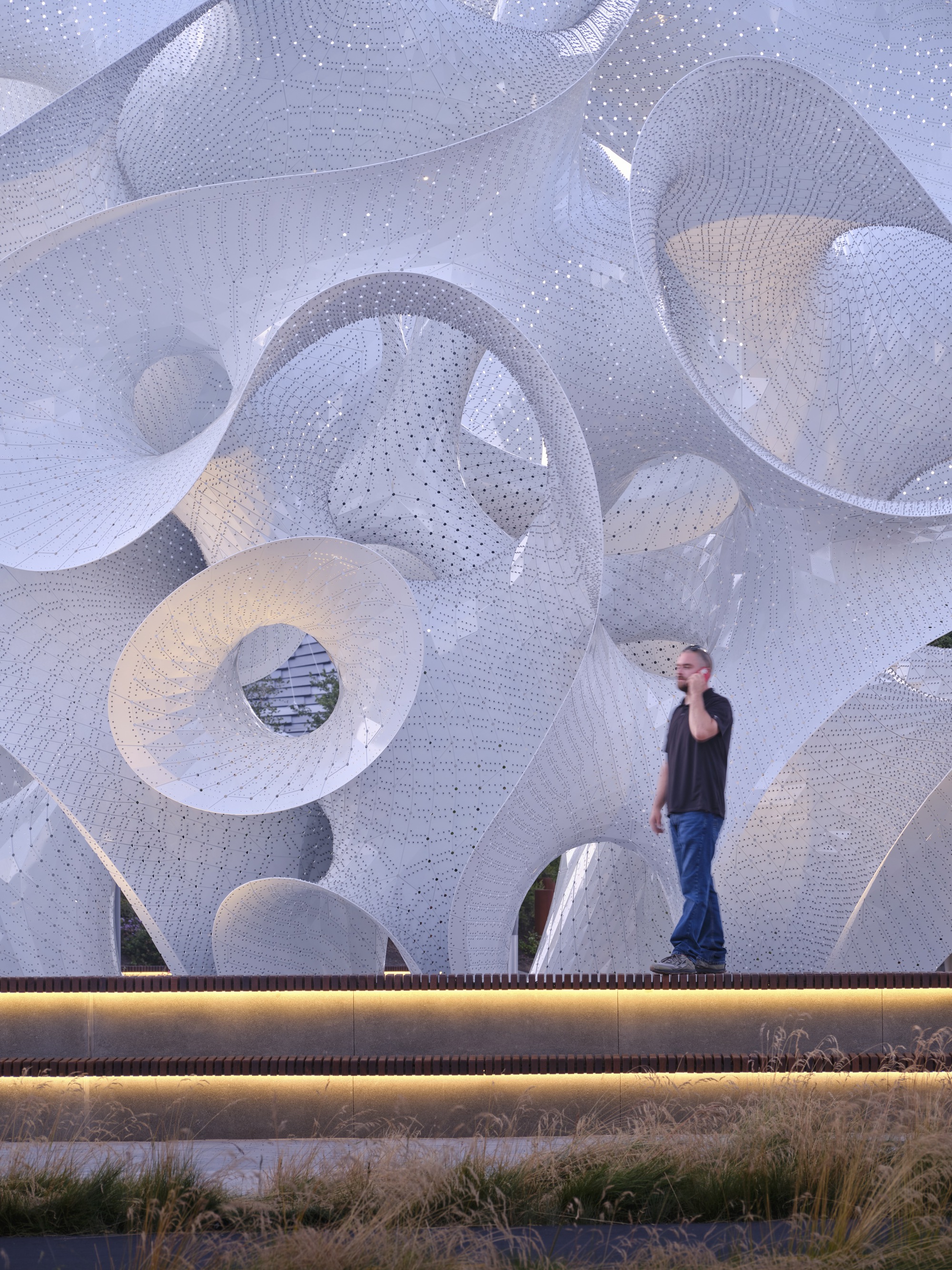 MARC FORNES  THEVERYMANY Google The Orb 裝置藝術