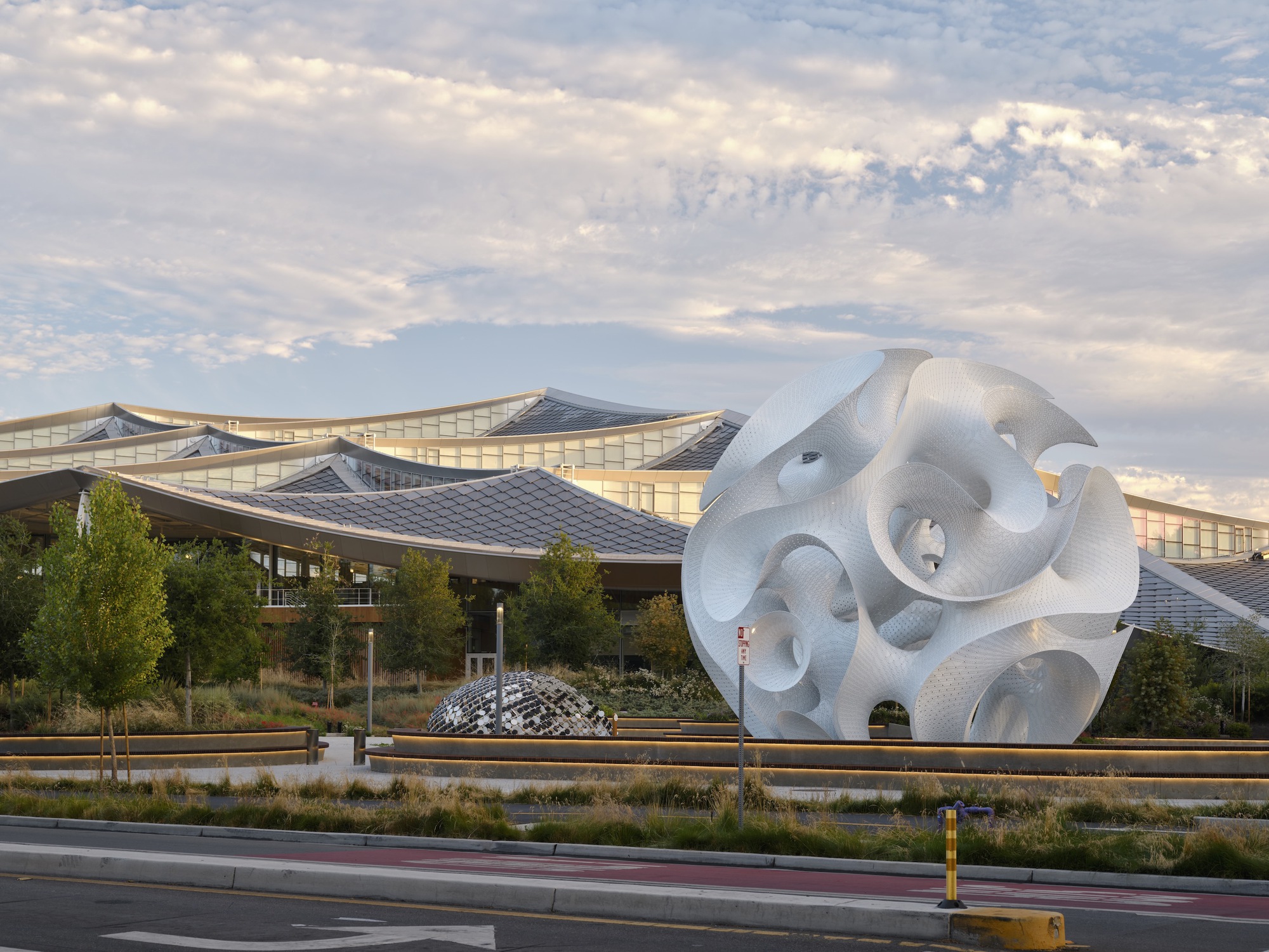 MARC FORNES  THEVERYMANY Google The Orb 裝置藝術