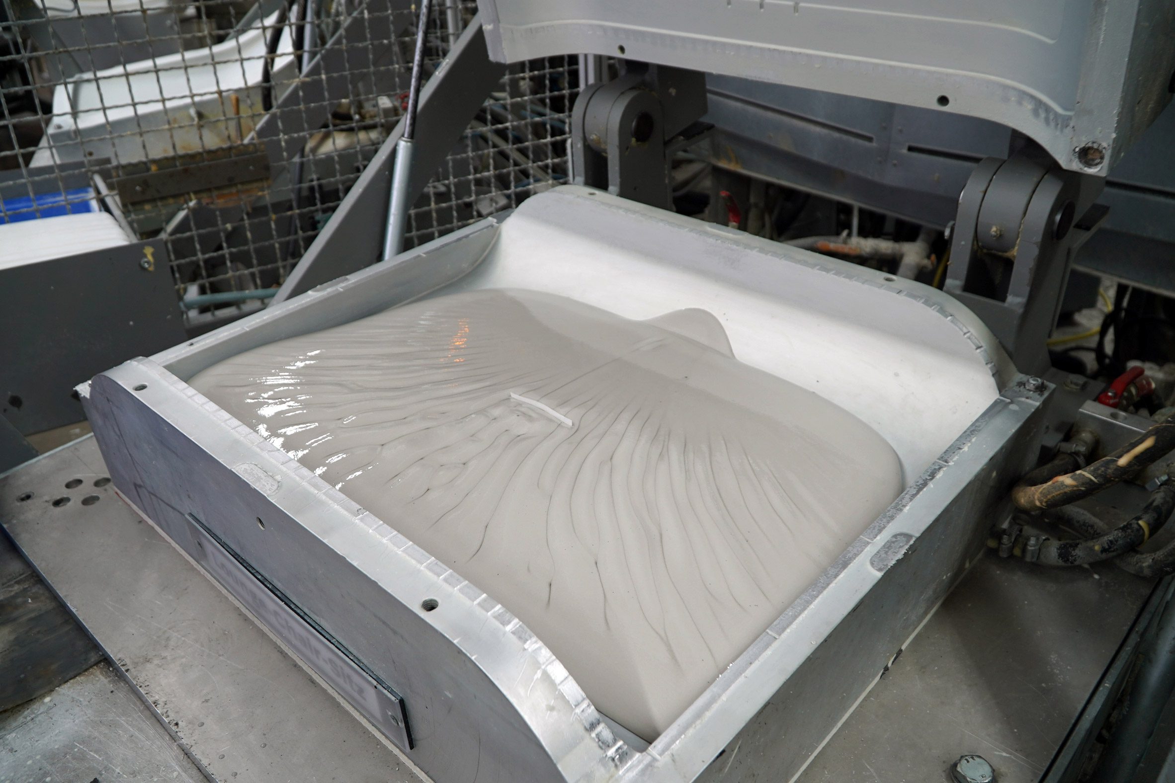 Vitra 攜手化工巨擘 BASF 推出 V-Foam，全球首創可經濟回收聚氨酯泡棉問世破解循環難題