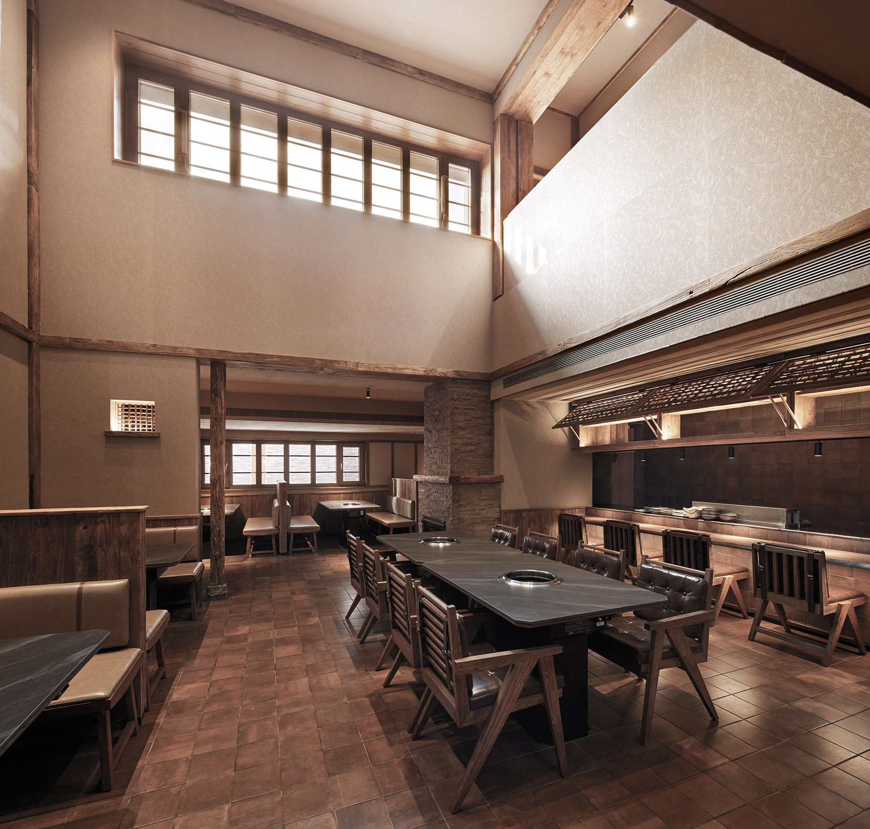 餐廳5米高的挑空區域