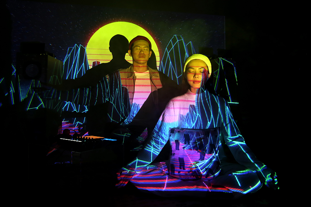 《毛孔城市－佔領計畫》公眾活動。
〈夜的脈動：舒緩流動瑜伽〉活動示意，帶領者：Svara Soma ft. PUZZLEMAN，圖像由the MEDIAN授權及臺北市立美術館提供
