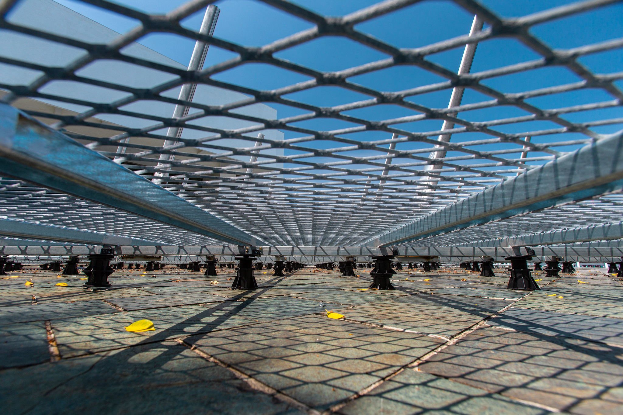 擴張網與地坪之間的縫隙