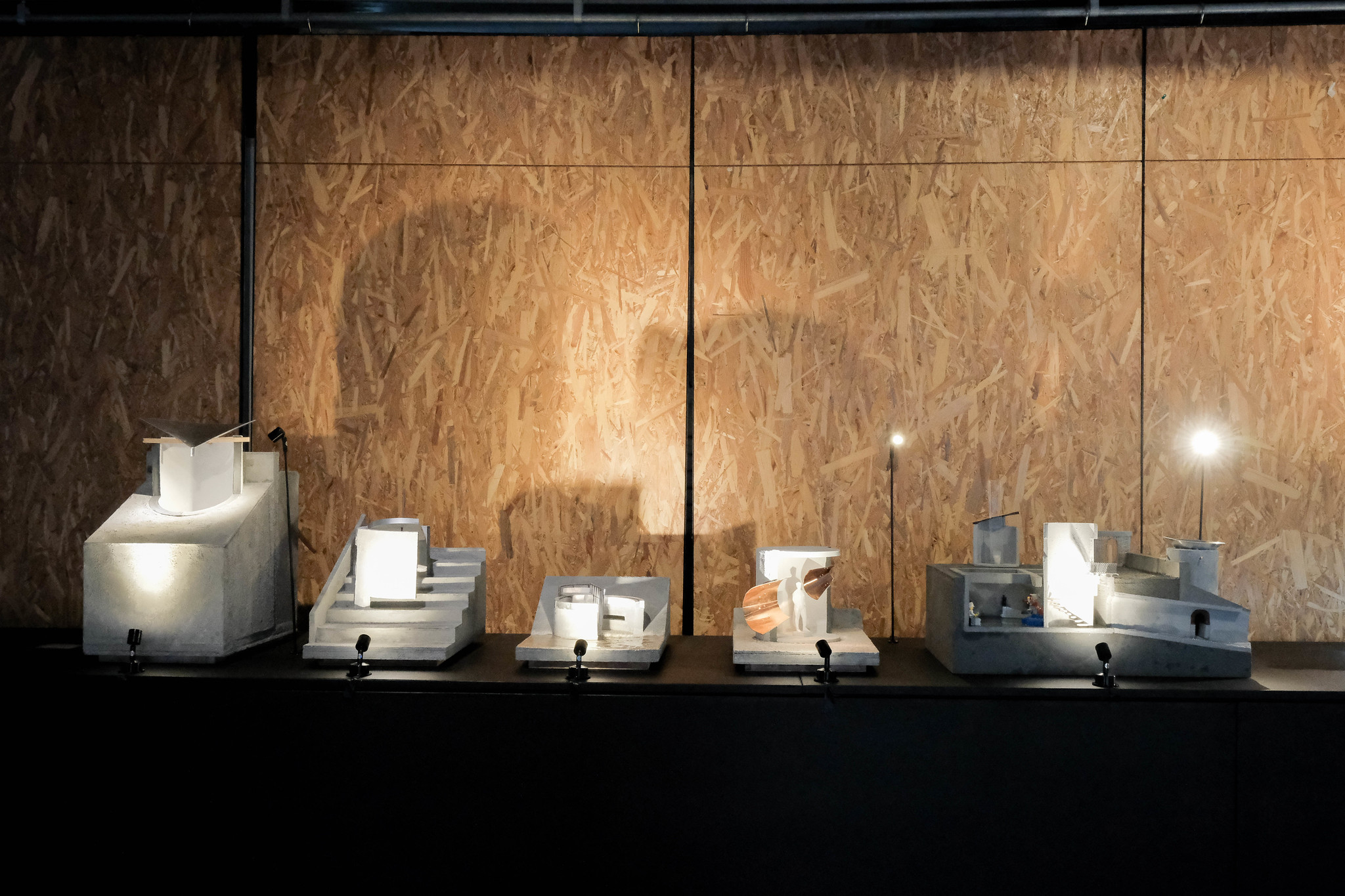 展品名稱:顳
參展者:古爵誌、顏嘉慶
展覽團隊:古爵誌建築師事務所+成大數位智造工坊
成員:金惟寬、林永捷、柯品瑗、蕭國呈