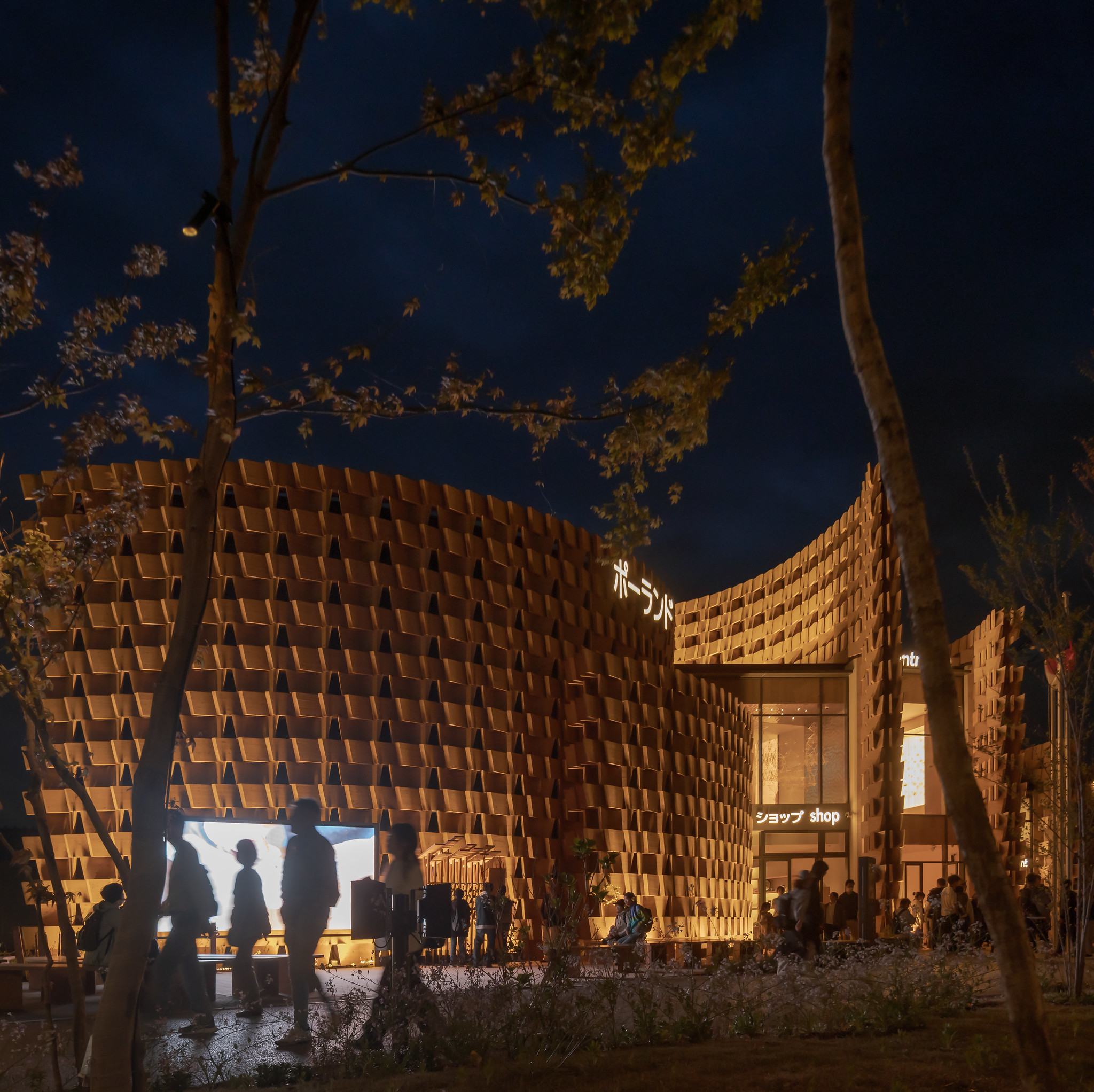 波蘭館的設計團隊 Interplay Architects與 Komy Studio，創辦人均有在隈研吾等頂尖事務所的歷練