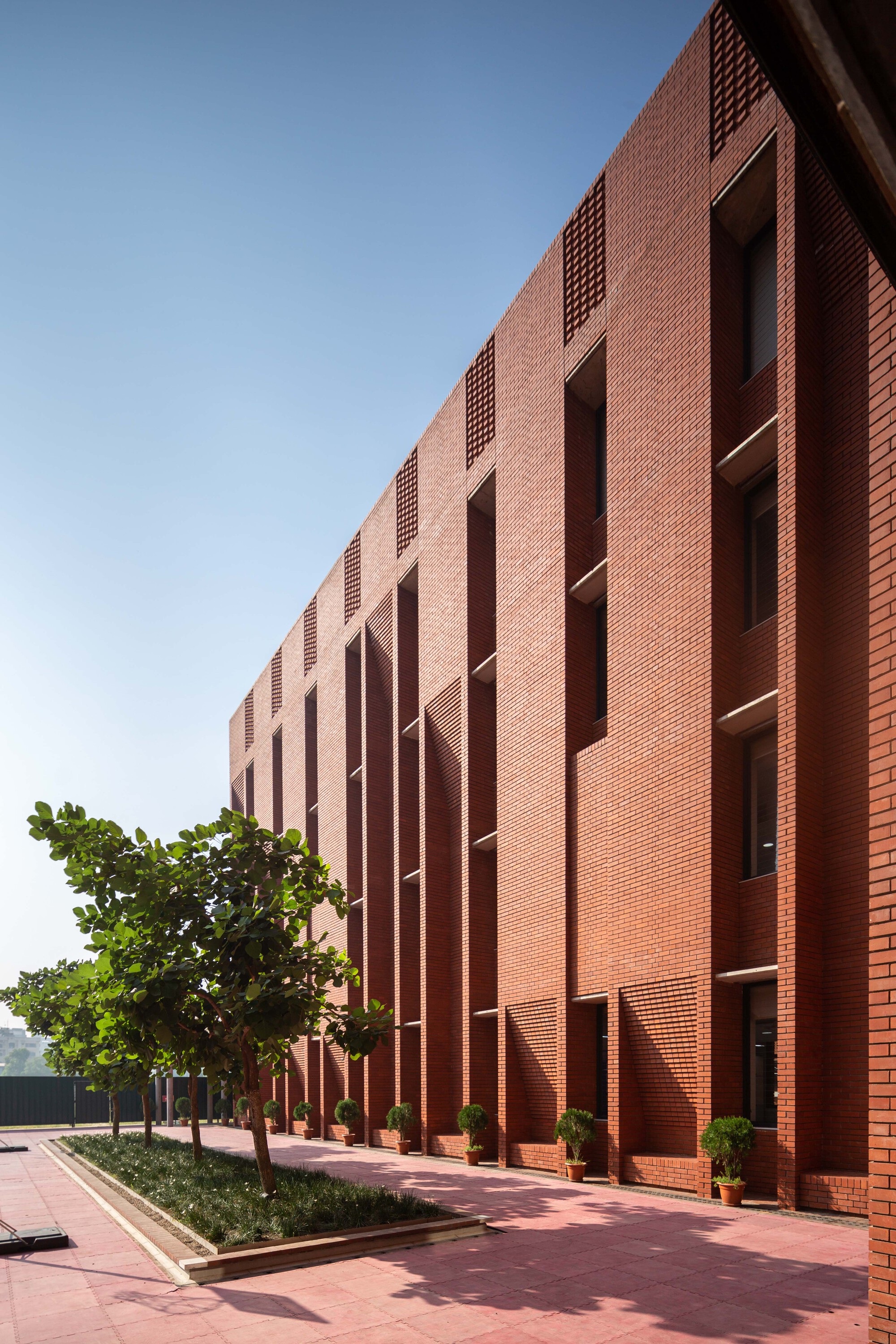 Shatotto、Feilden Clegg Bradley Studios 孟加拉達卡 (Dhaka Bangladesh) Aga Khan Academy