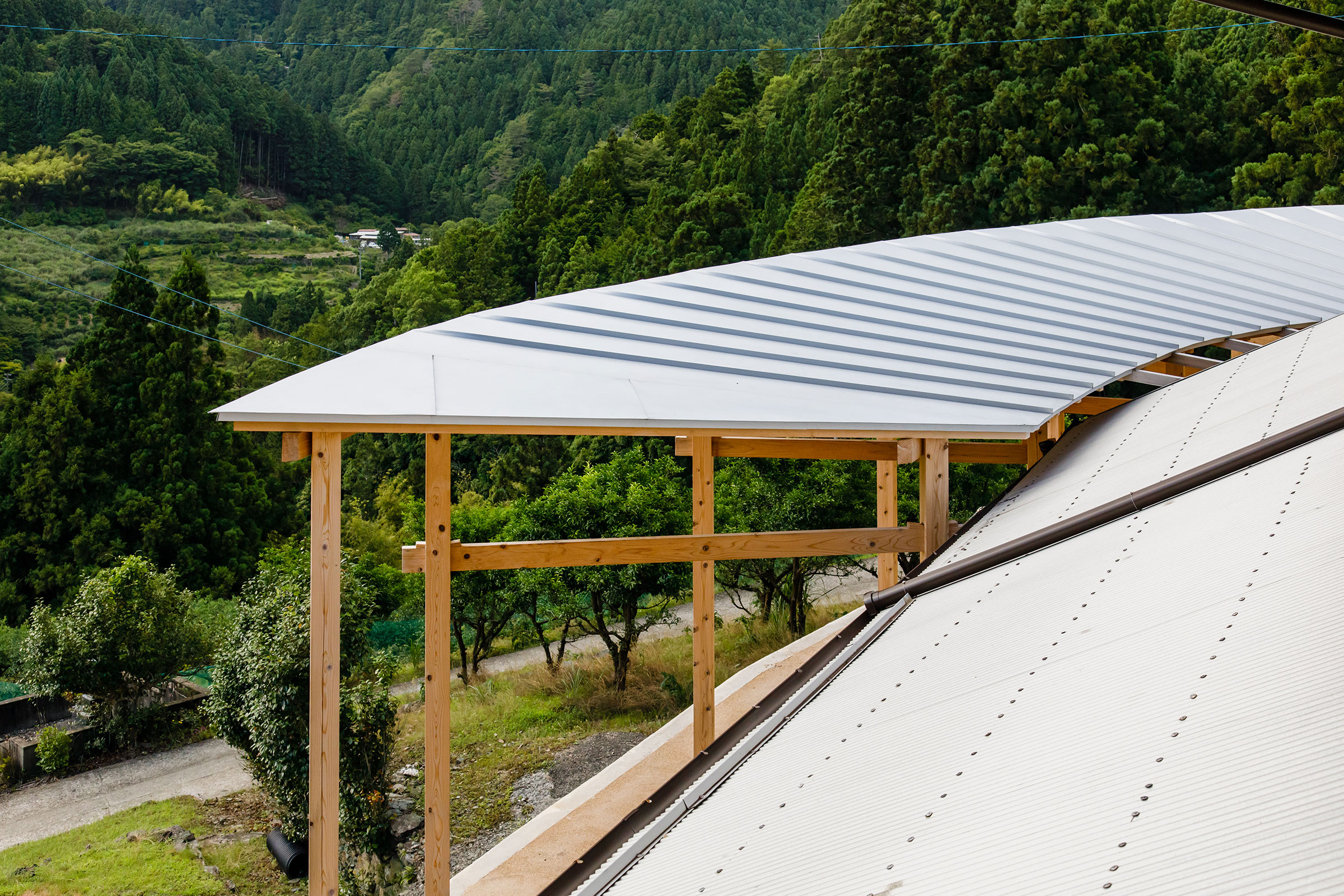 阿曽芙実建築設計事務所 徳島県名西郡神山町 ホマレノモリ（HOMARE NO MORI）