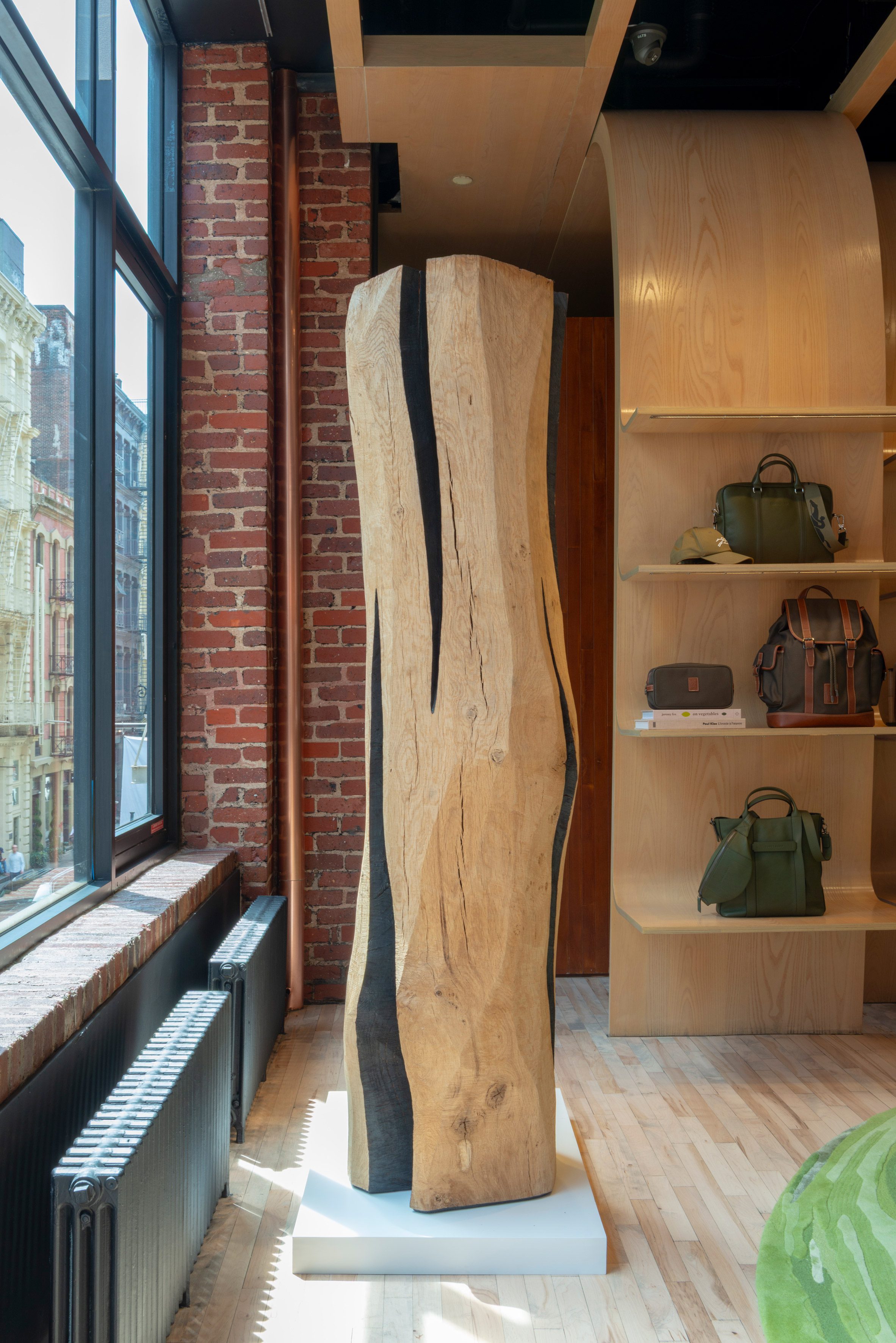 La Maison Unique Heatherwick Studio gives New York Longchamp store