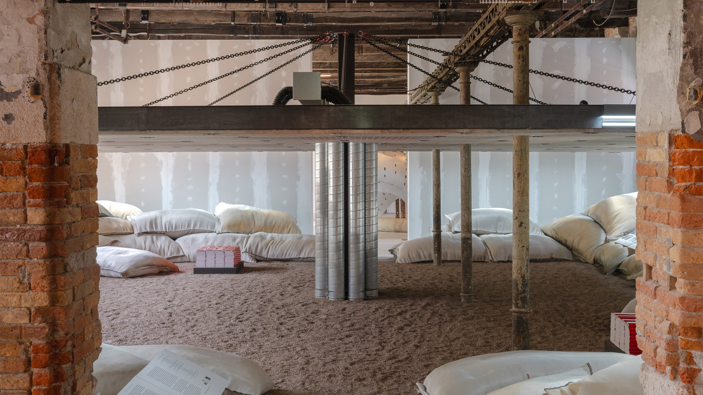2025年威尼斯建築雙年展:巴林王國國家館以名為《熱浪》(Heatwave)的作品,一舉摘下最佳國家館金獅獎的殊榮