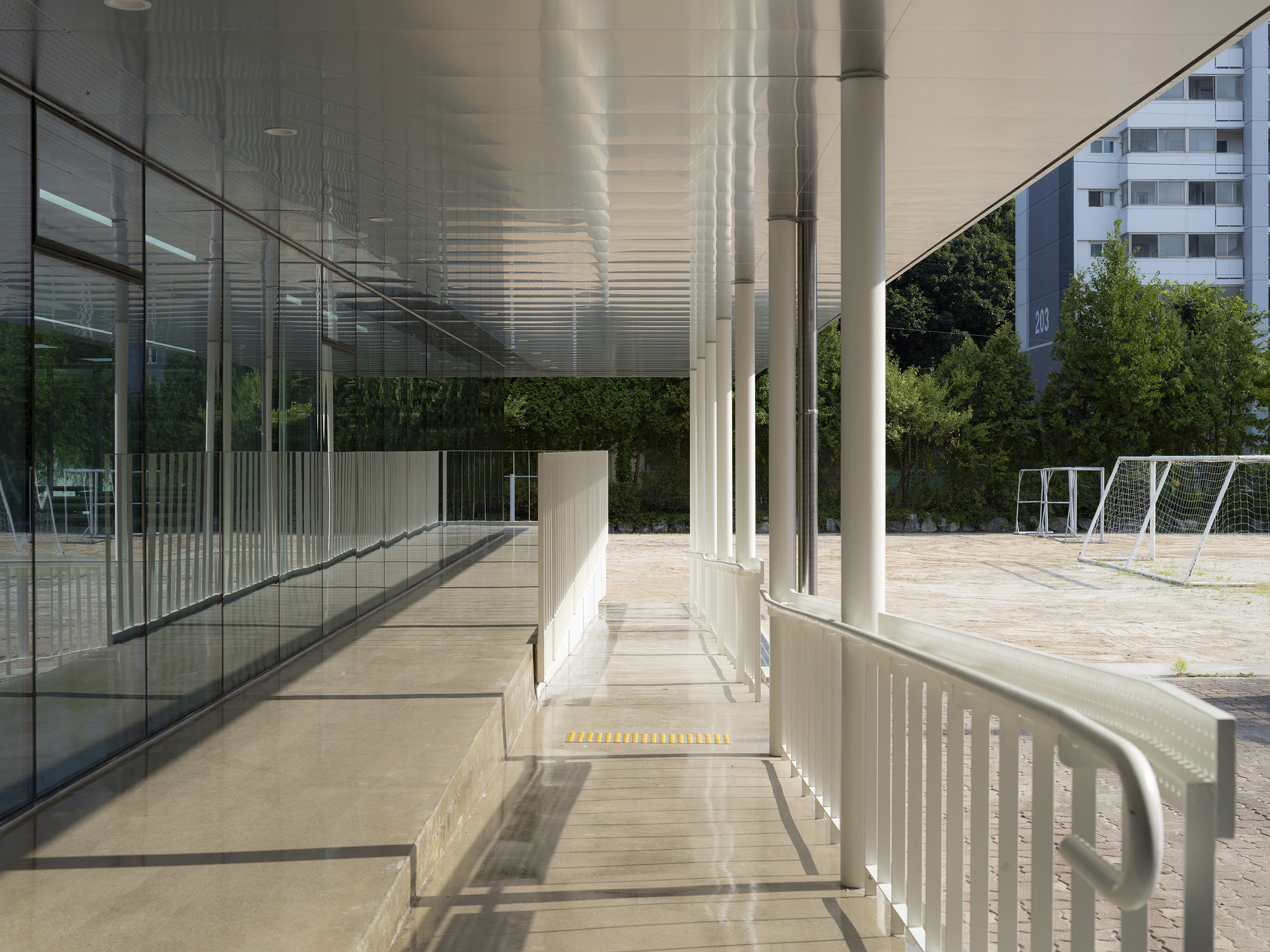 B GROUND ARCHITECTS 韓國首爾市蘆原區未來產業科學高等學校 (미래산업과학고등학교) 食堂增建工程